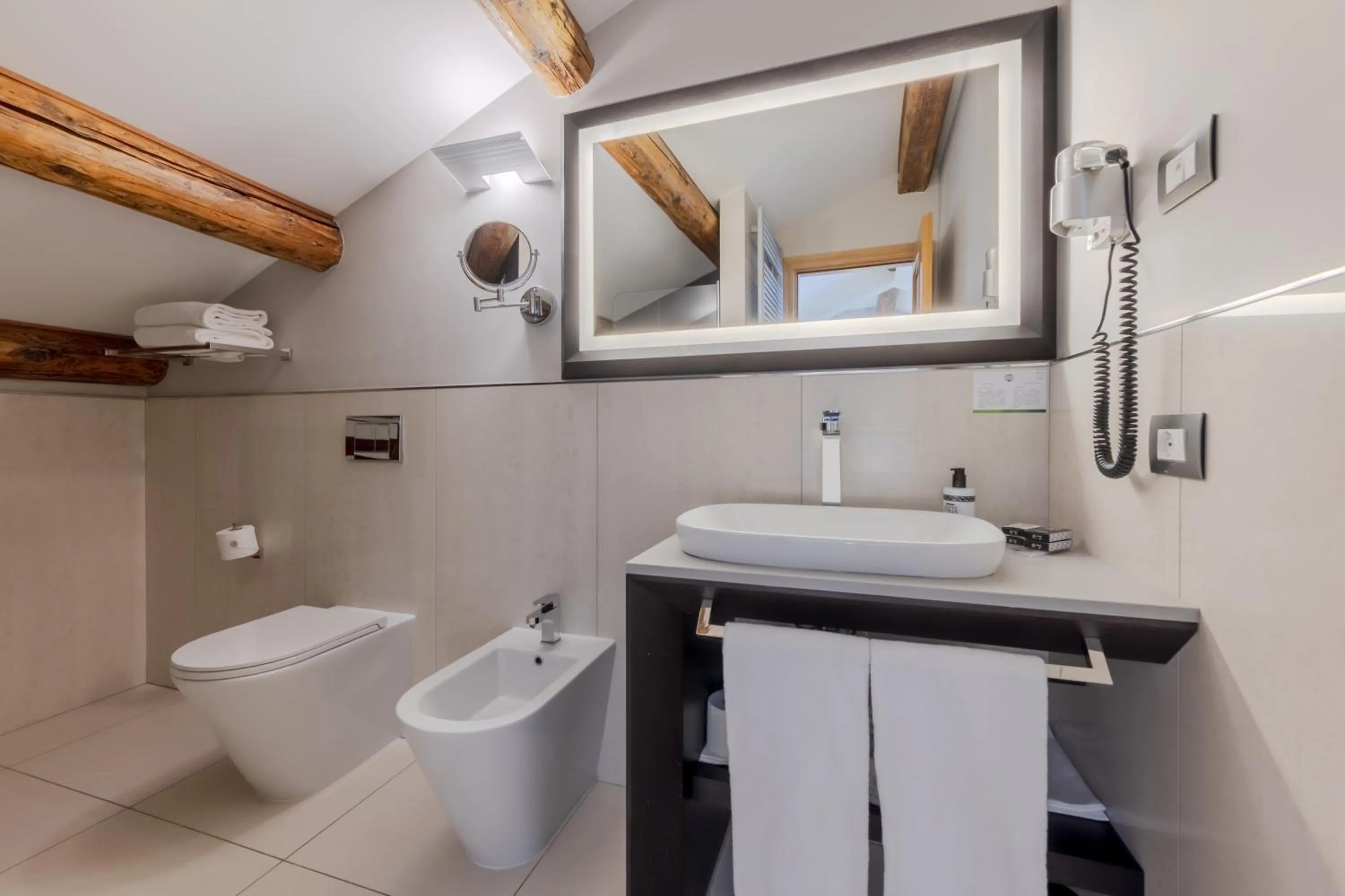 Bathroom in Hotel Grande Italia