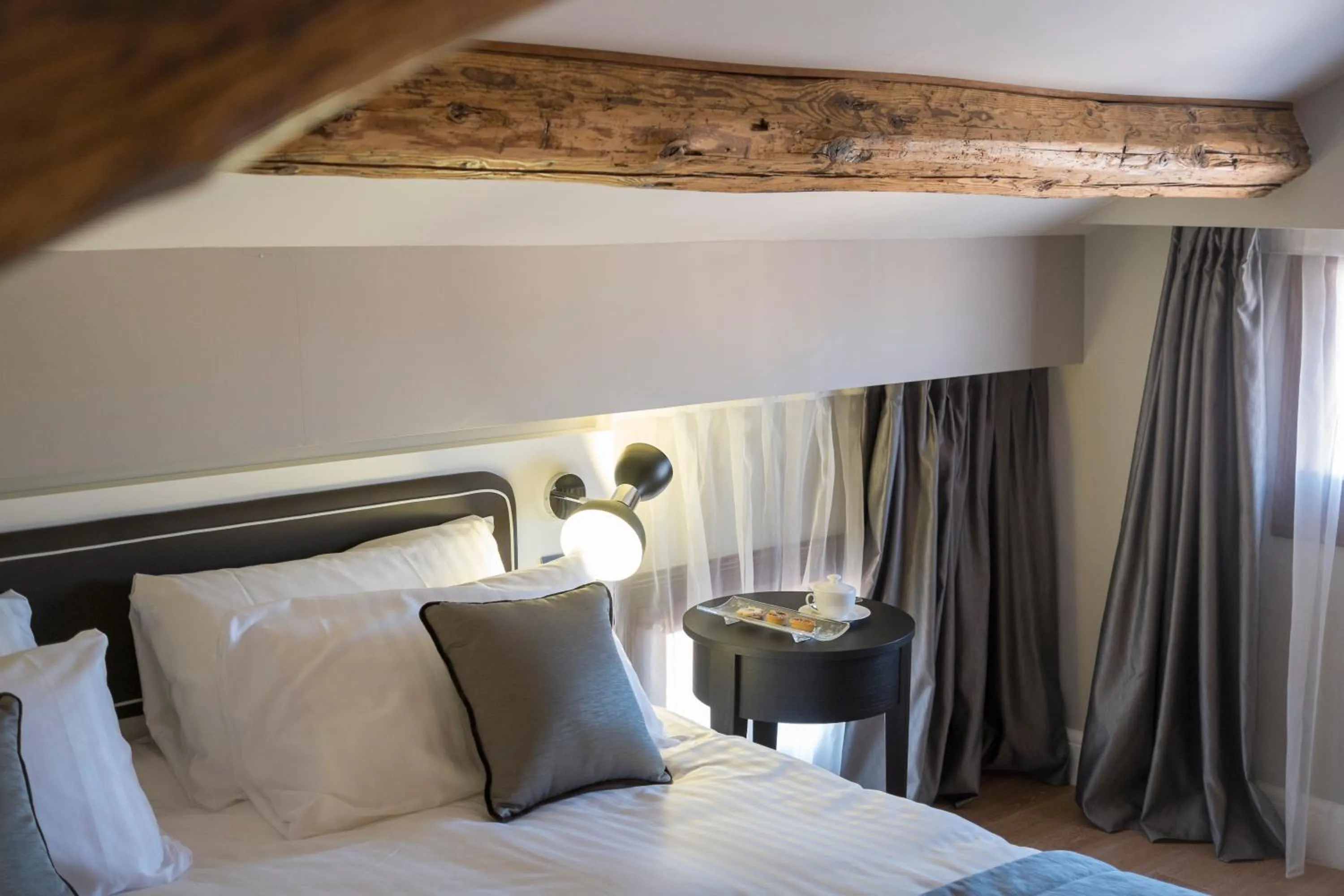 Bed in Hotel Grande Italia