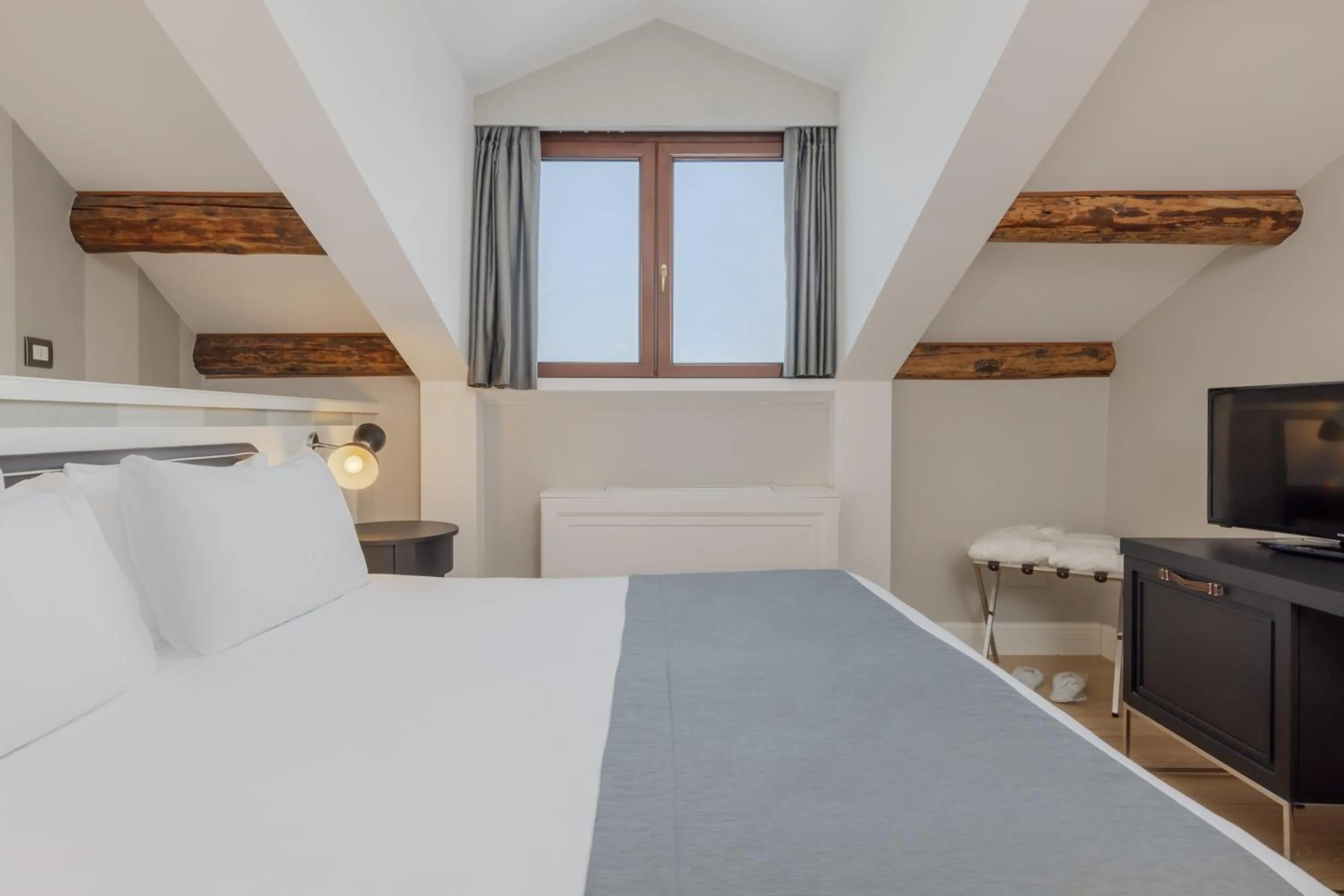 Bed in Hotel Grande Italia