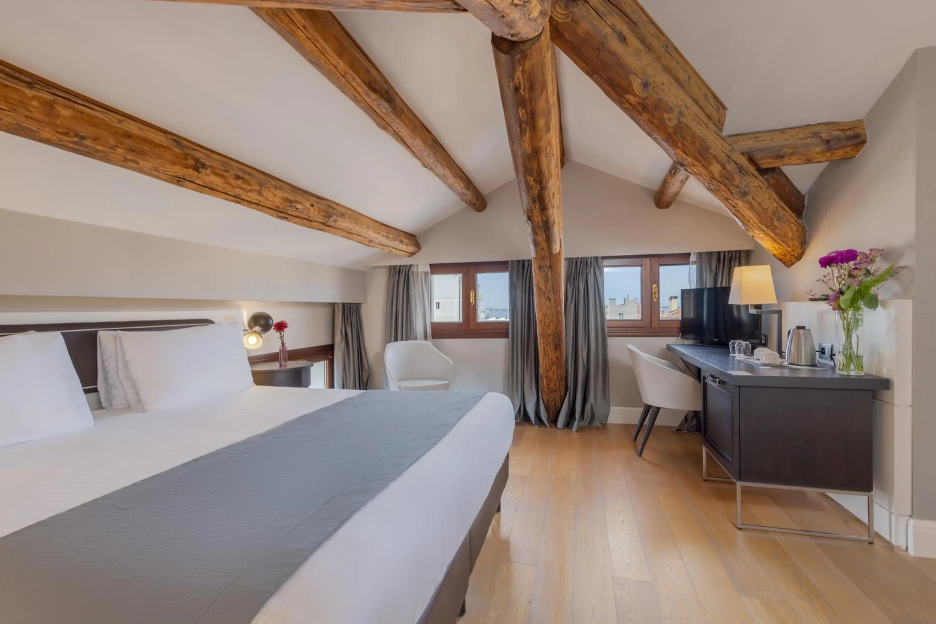 Bedroom, Bed in Hotel Grande Italia