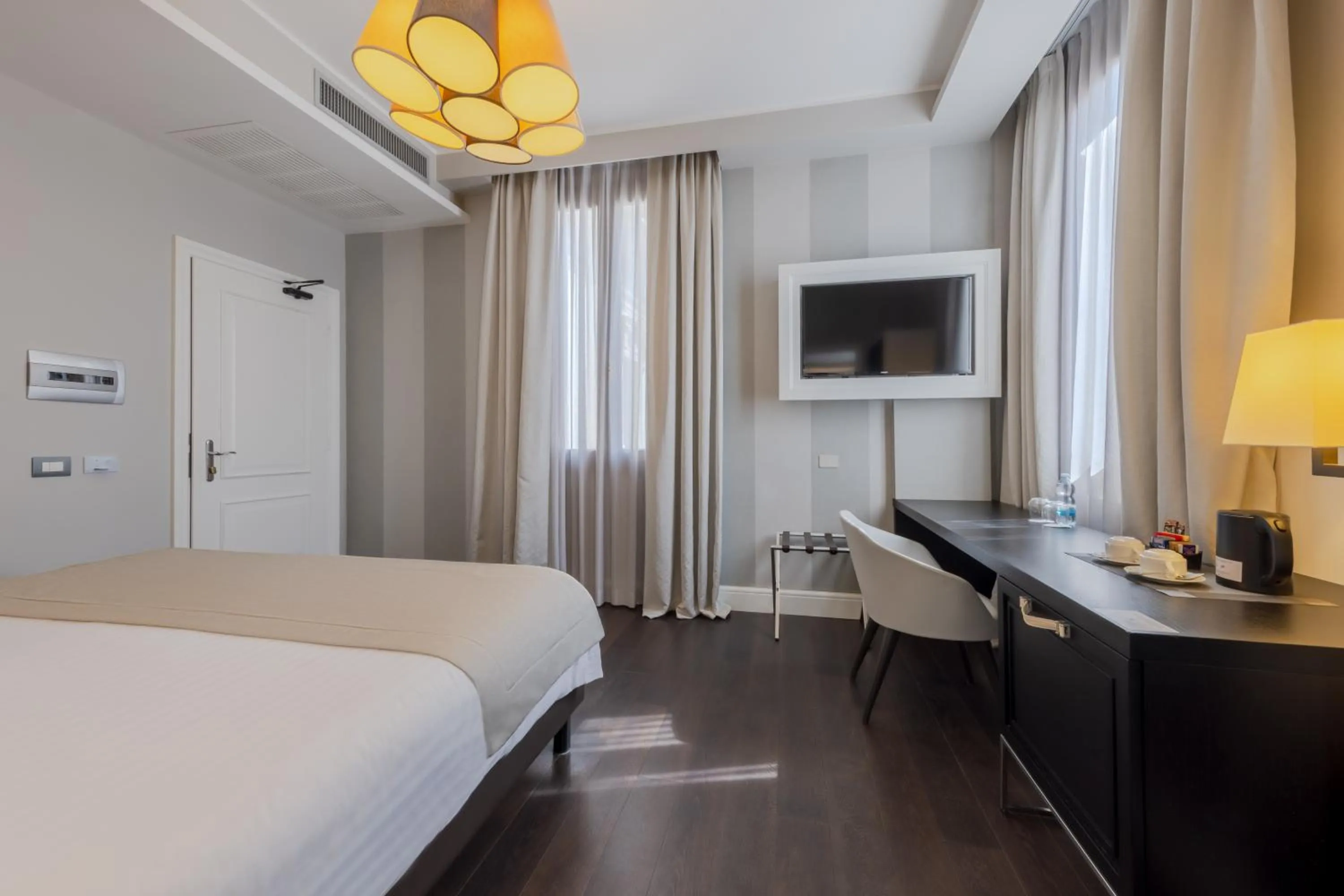 Photo of the whole room, Bed in Hotel Grande Italia