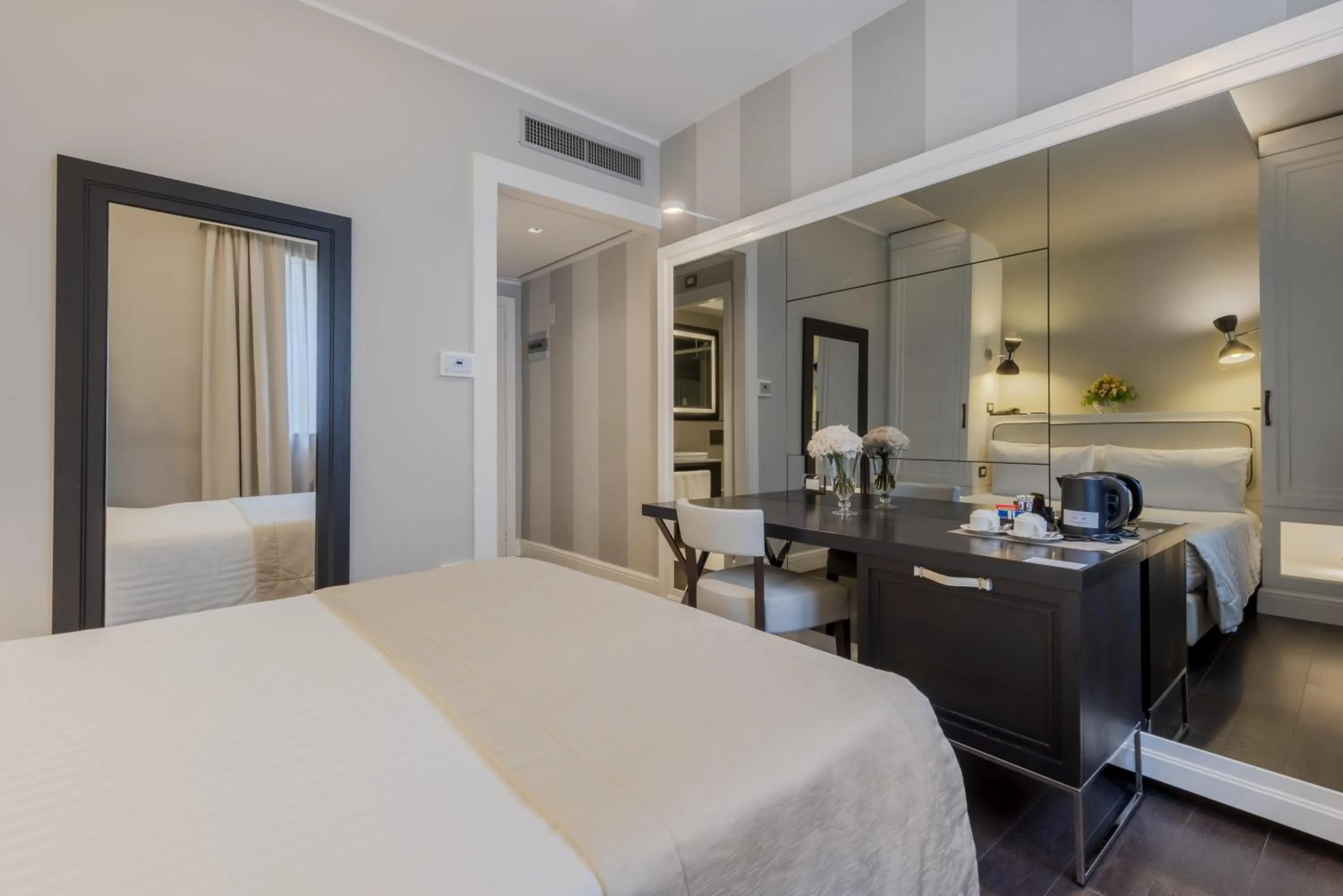 Bedroom, Bed in Hotel Grande Italia