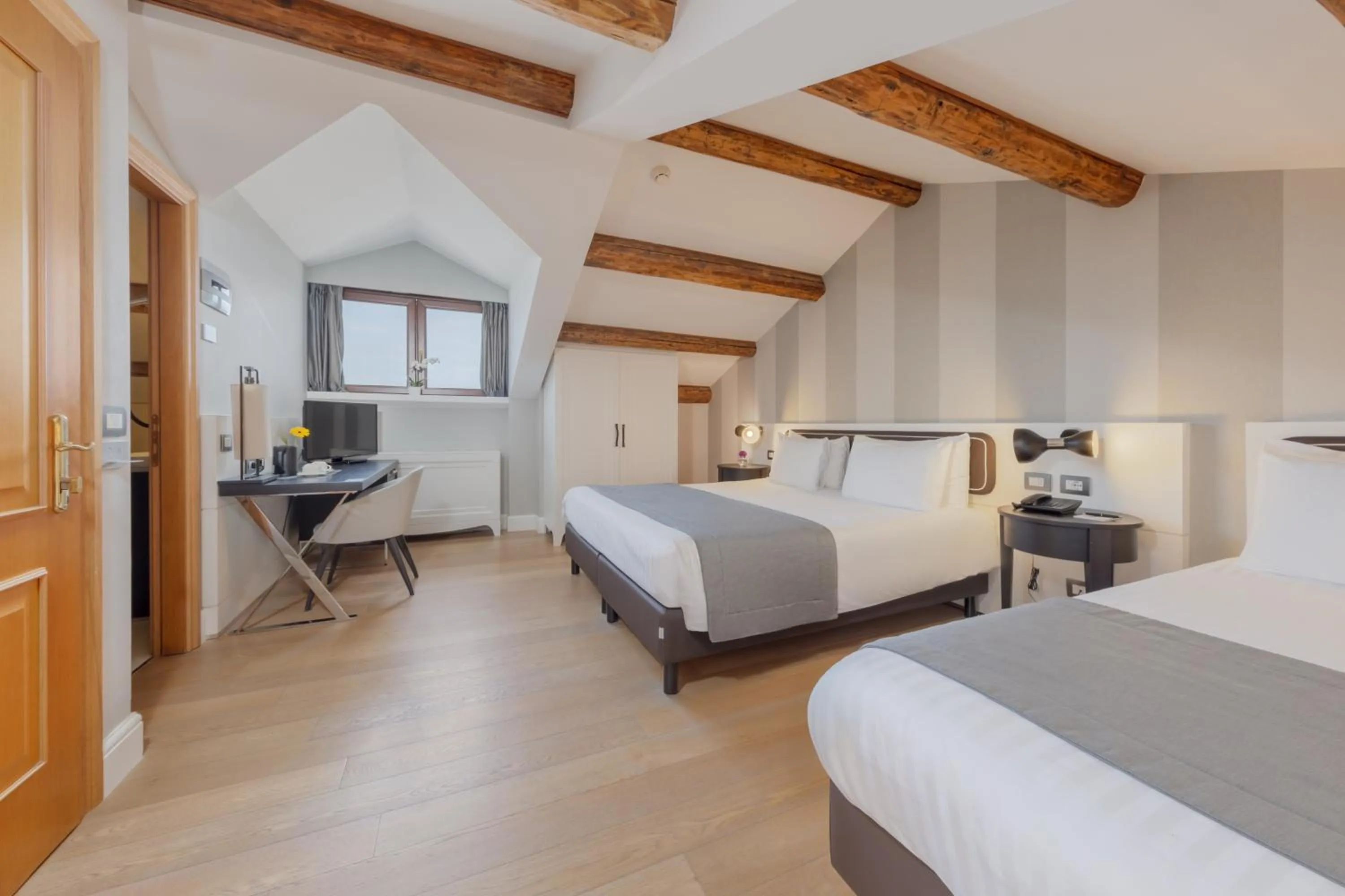 Bedroom, Bed in Hotel Grande Italia