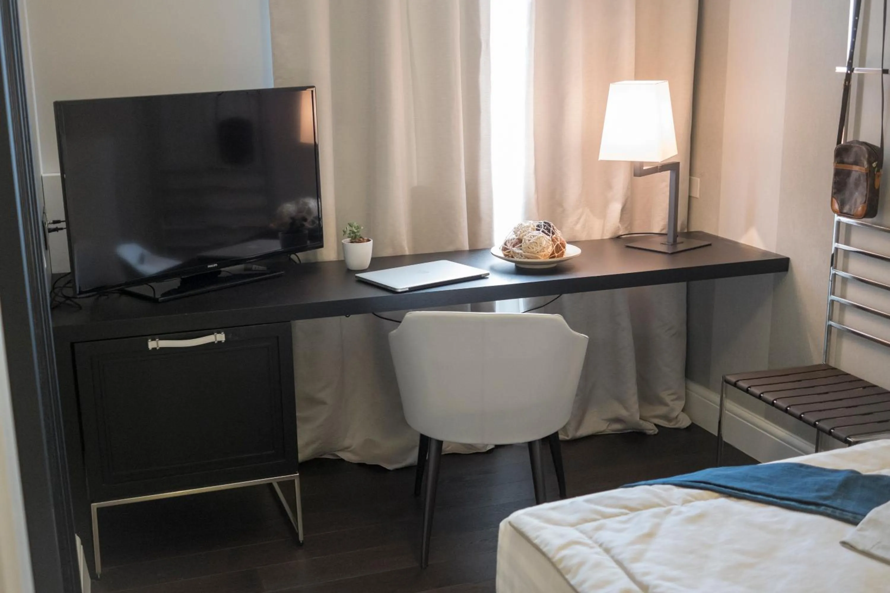 TV and multimedia, Bed in Hotel Grande Italia