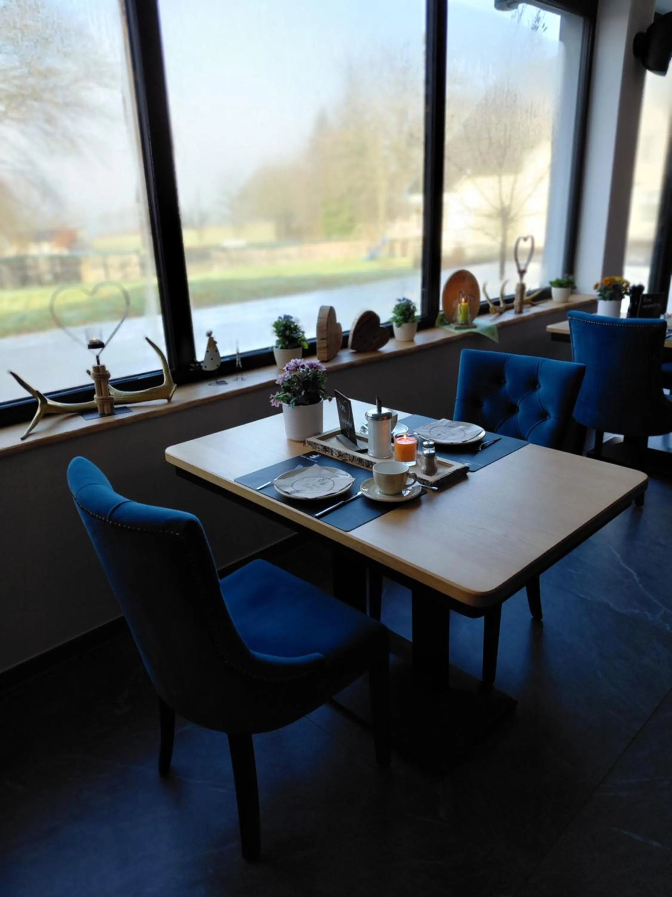 Restaurant/places to eat in DER Hirsch Hotel