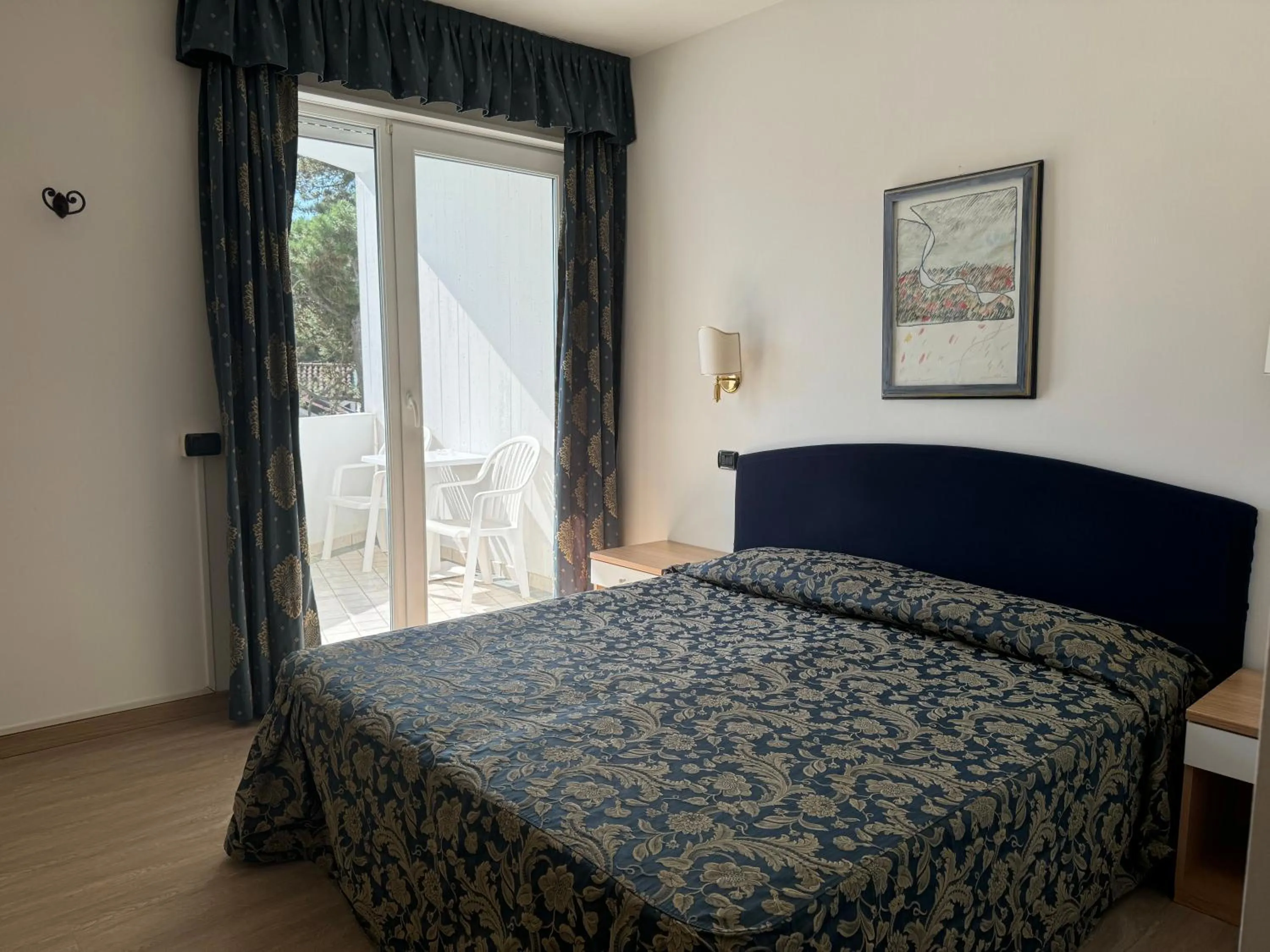 Bed in Hotel Carlton