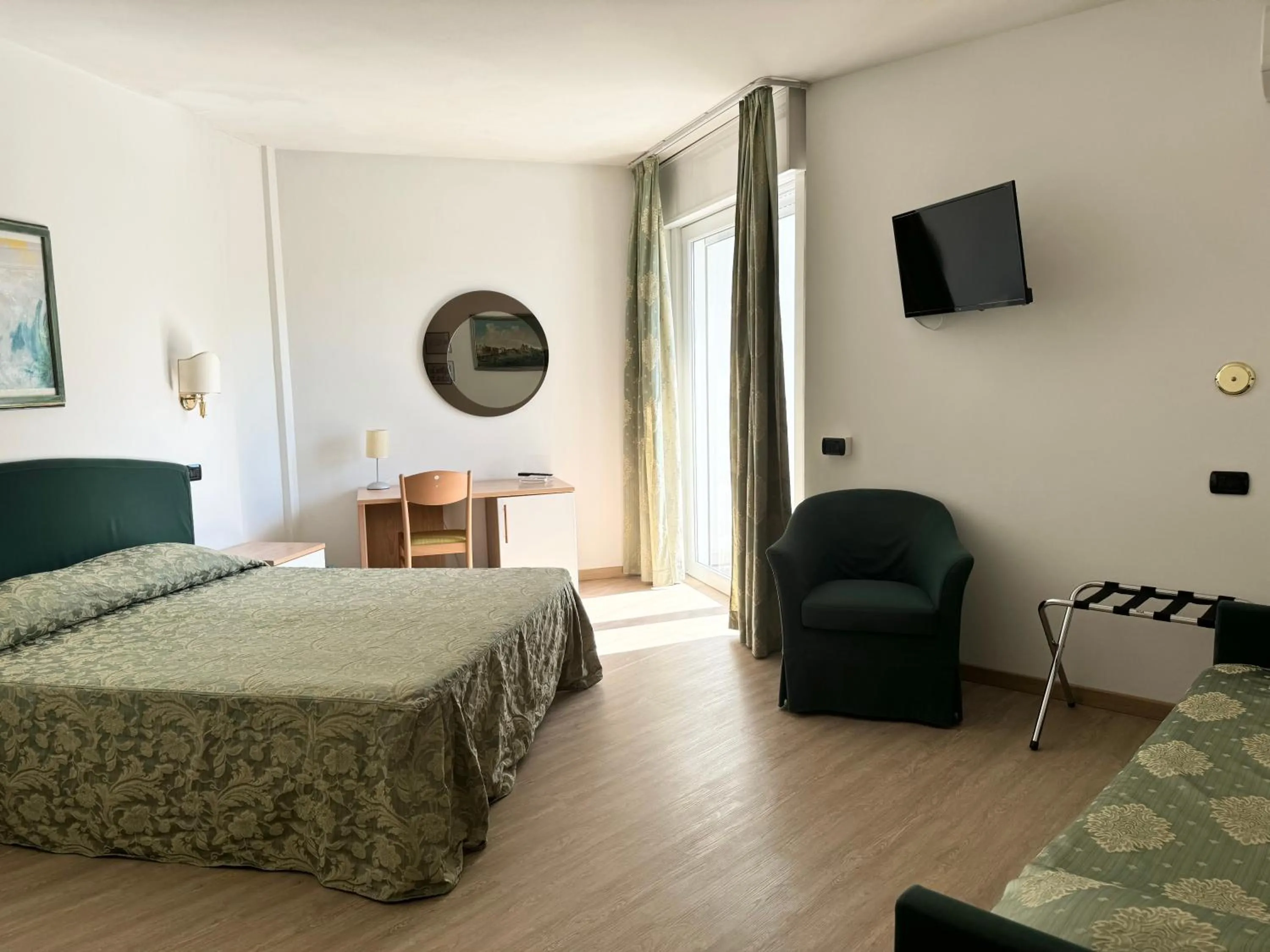 Bed in Hotel Carlton