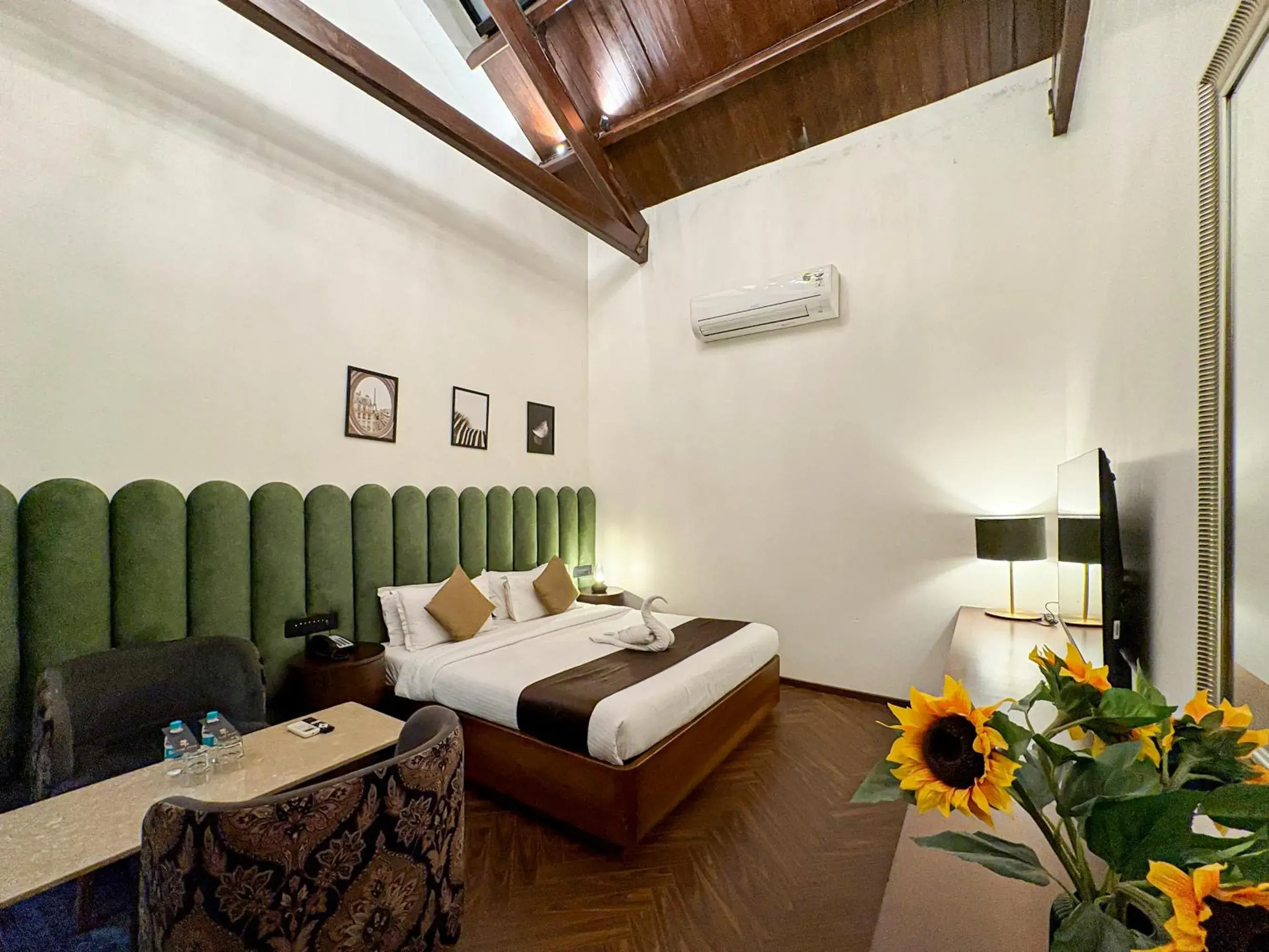 Junior Suite in Gulf Hotel Mumbai- The Boutique Hotel Colaba Mumbai Junior Suite in Gulf Hotel Mumbai- The Boutique Hotel Colaba Mumbai