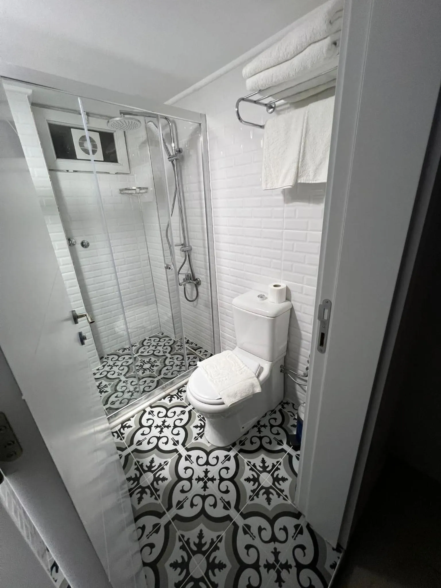 Shower in My Home Hotel Antalya City Center