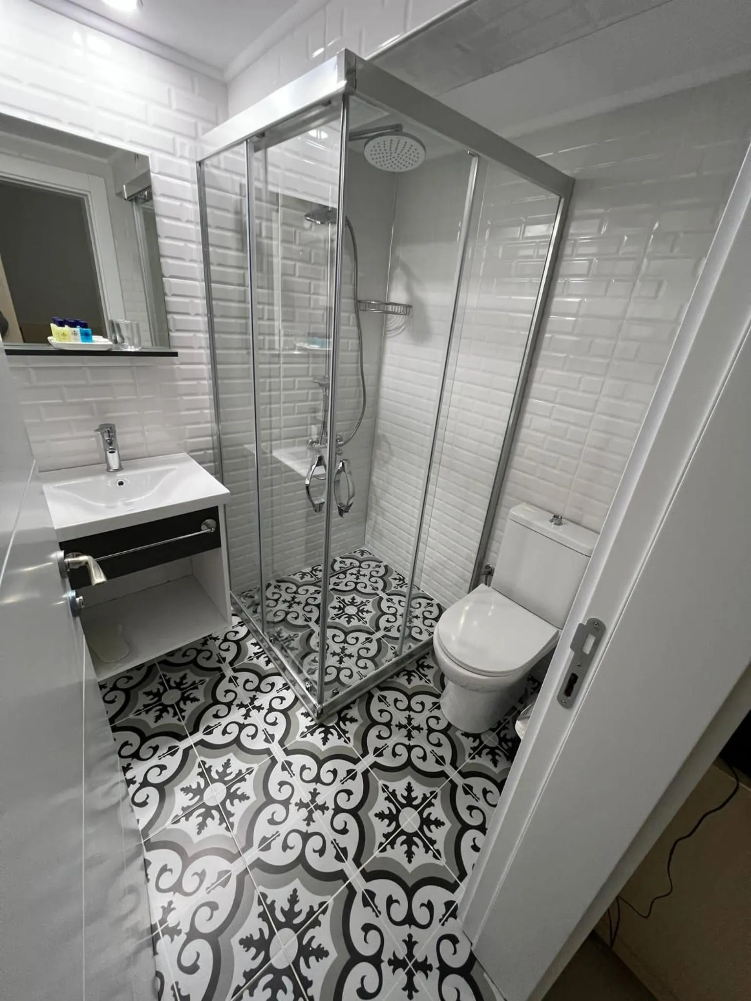 Shower in My Home Hotel Antalya City Center