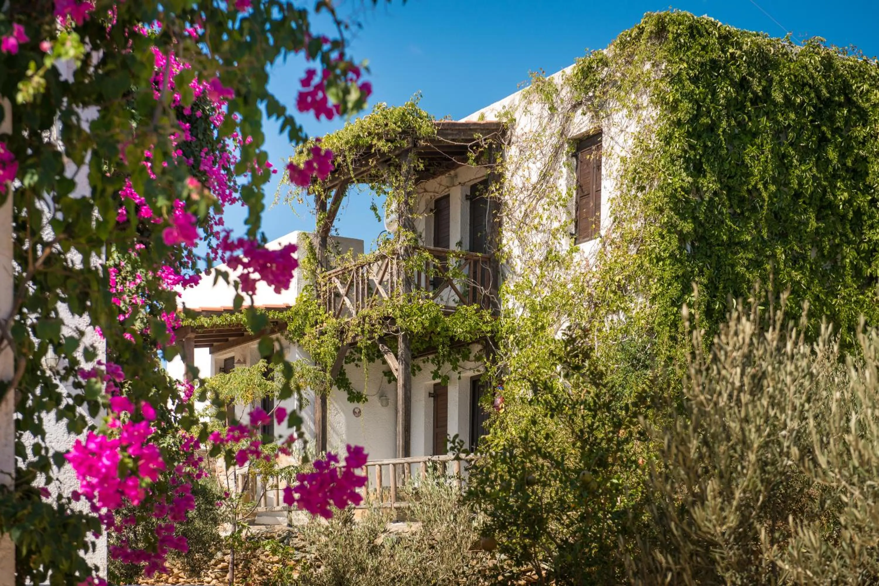 Property building in Ambelos