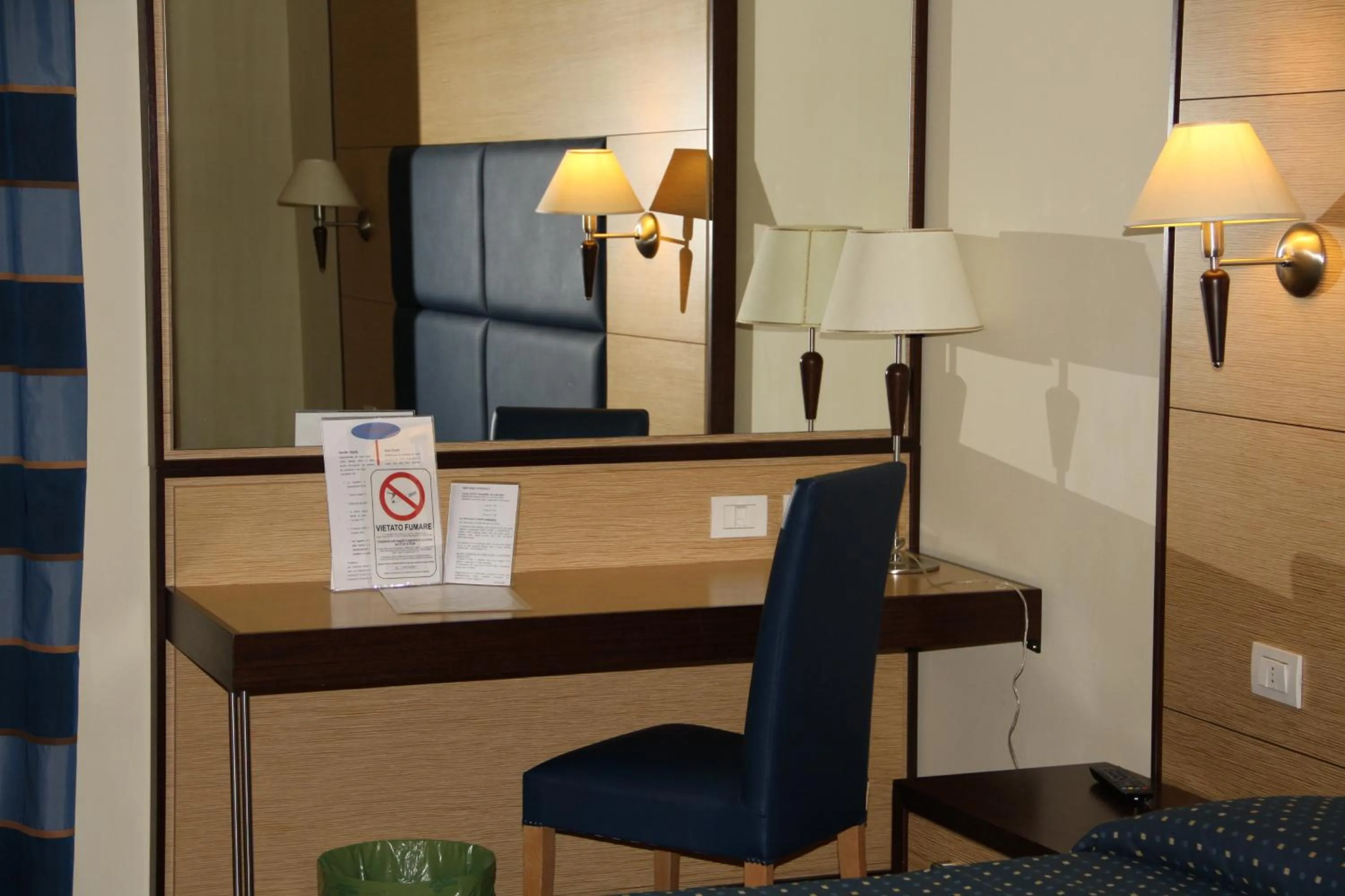 Seating area in Inn Hotel