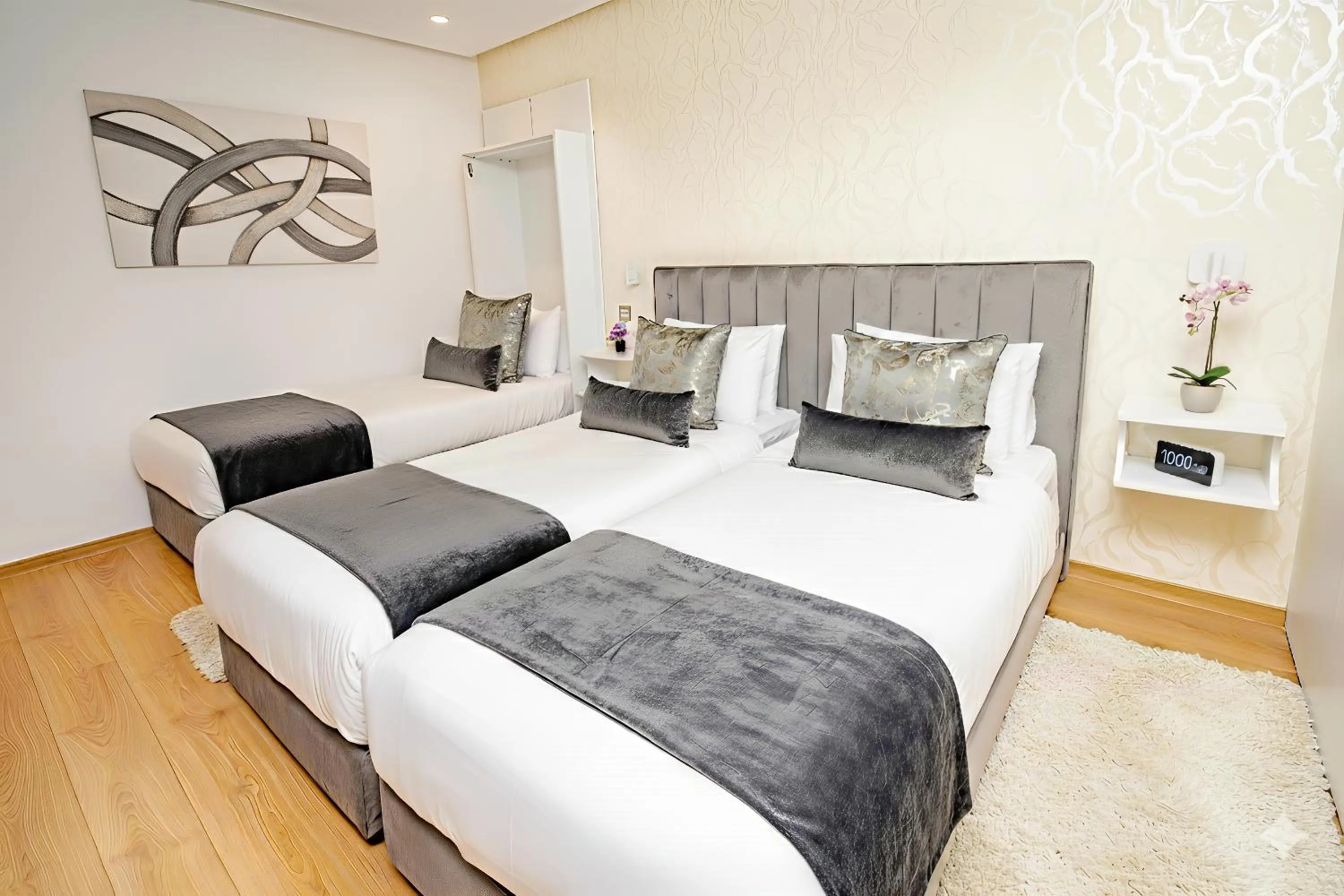 Bedroom, Bed in Family Aparthotel