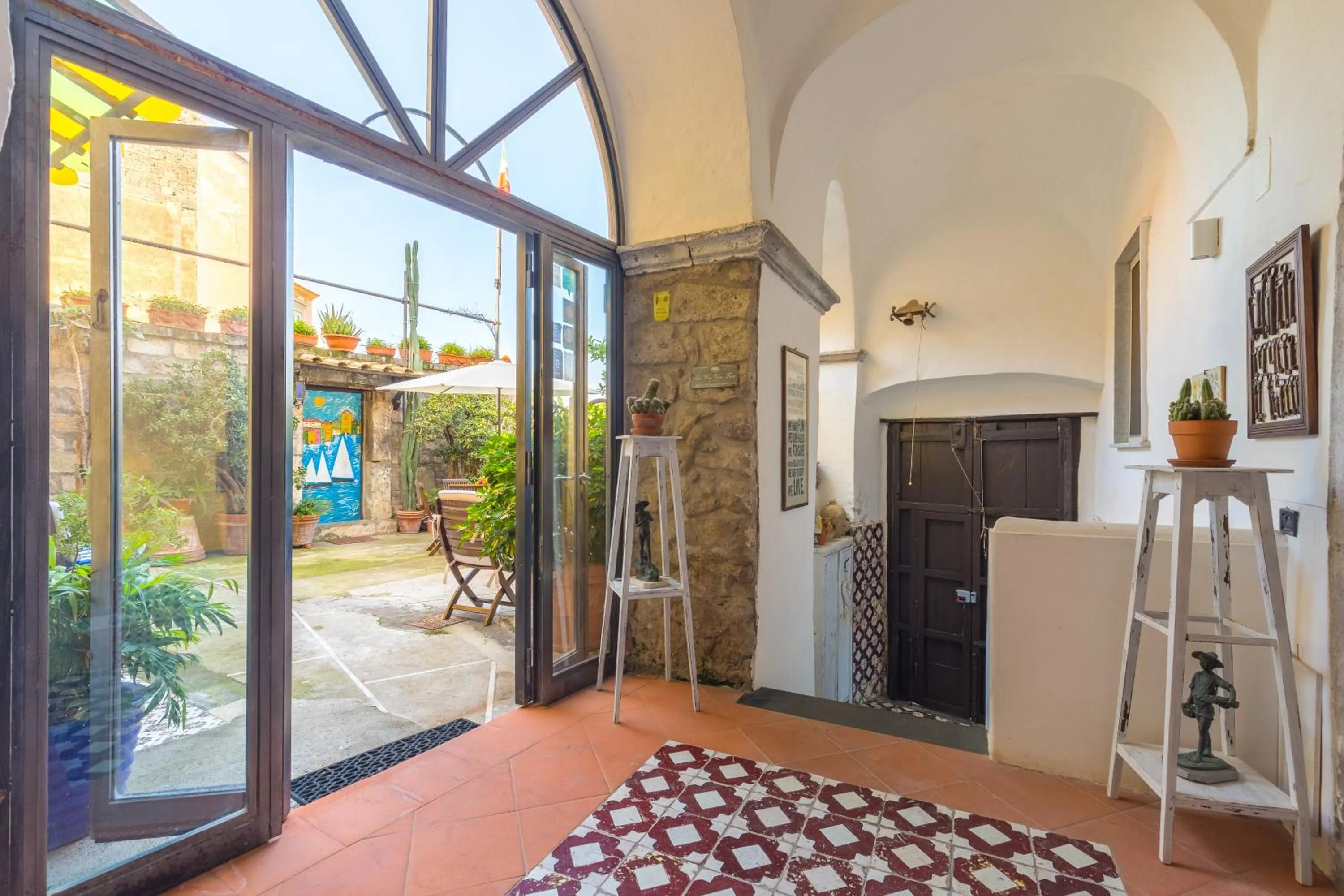 Inner courtyard view in Orchid Corner Guesthouse