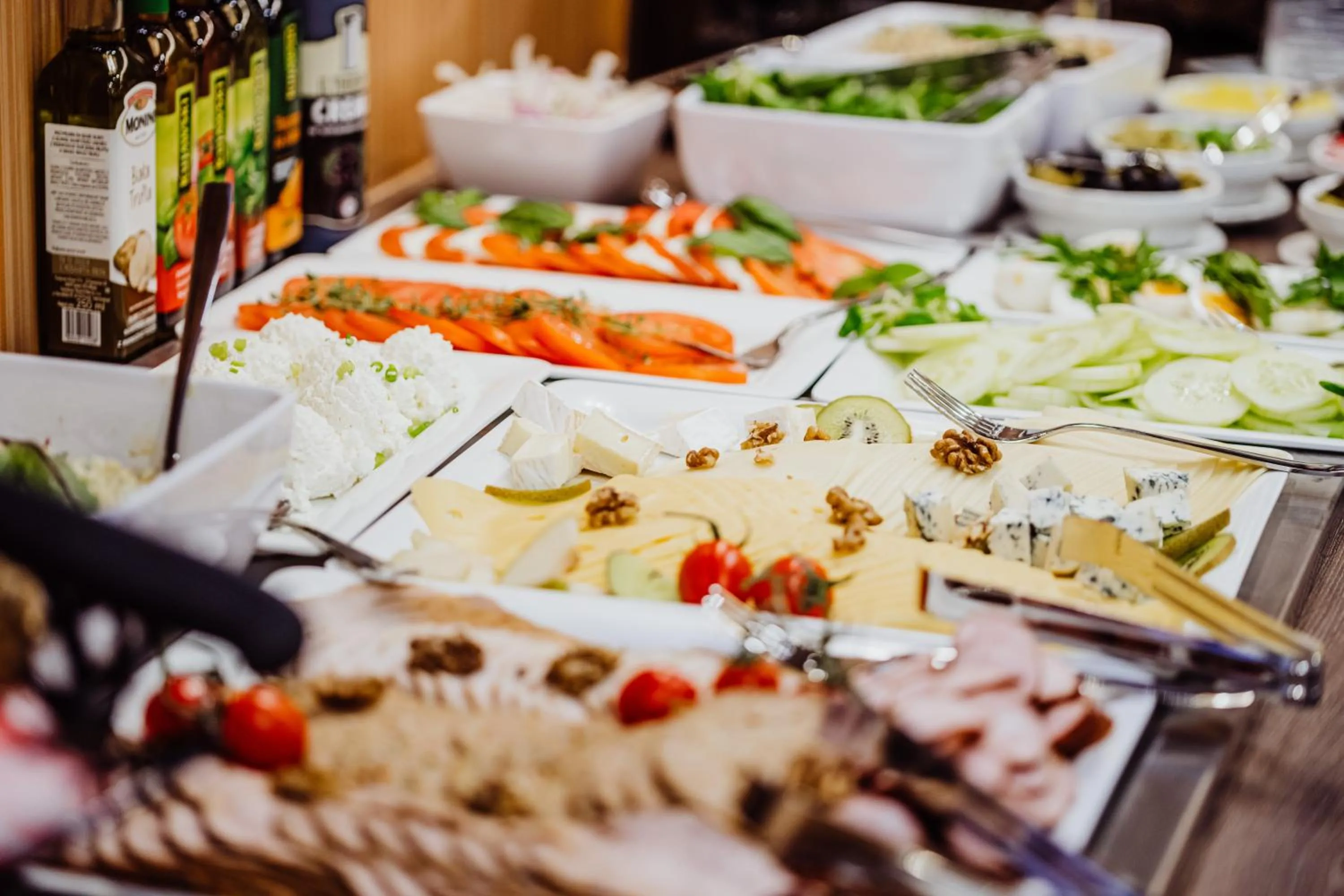 Food and drinks in Green Adults