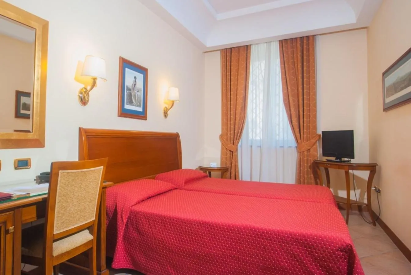 Shower, Bed in Le Cheminée Business Hotel Napoli