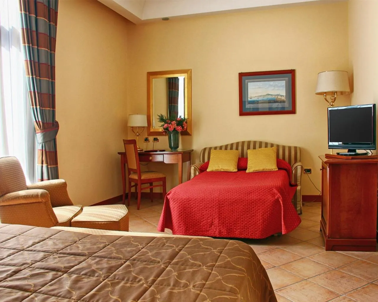 Shower, Bed in Le Cheminée Business Hotel Napoli