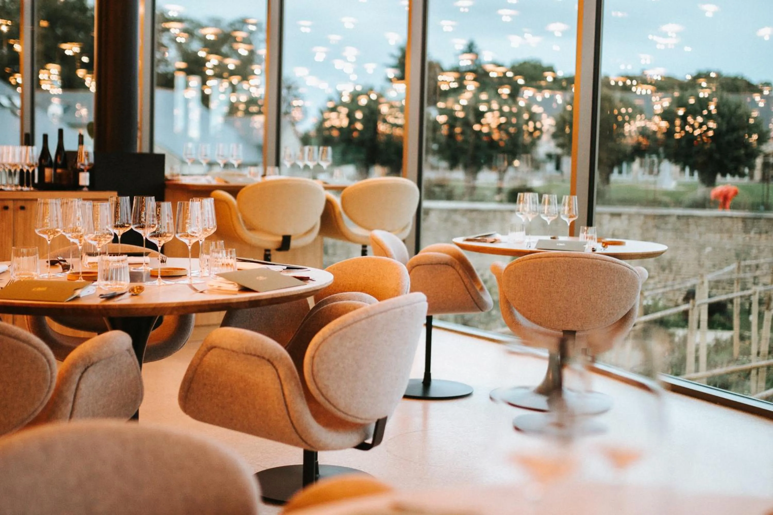 Restaurant/places to eat in L'EssenCiel