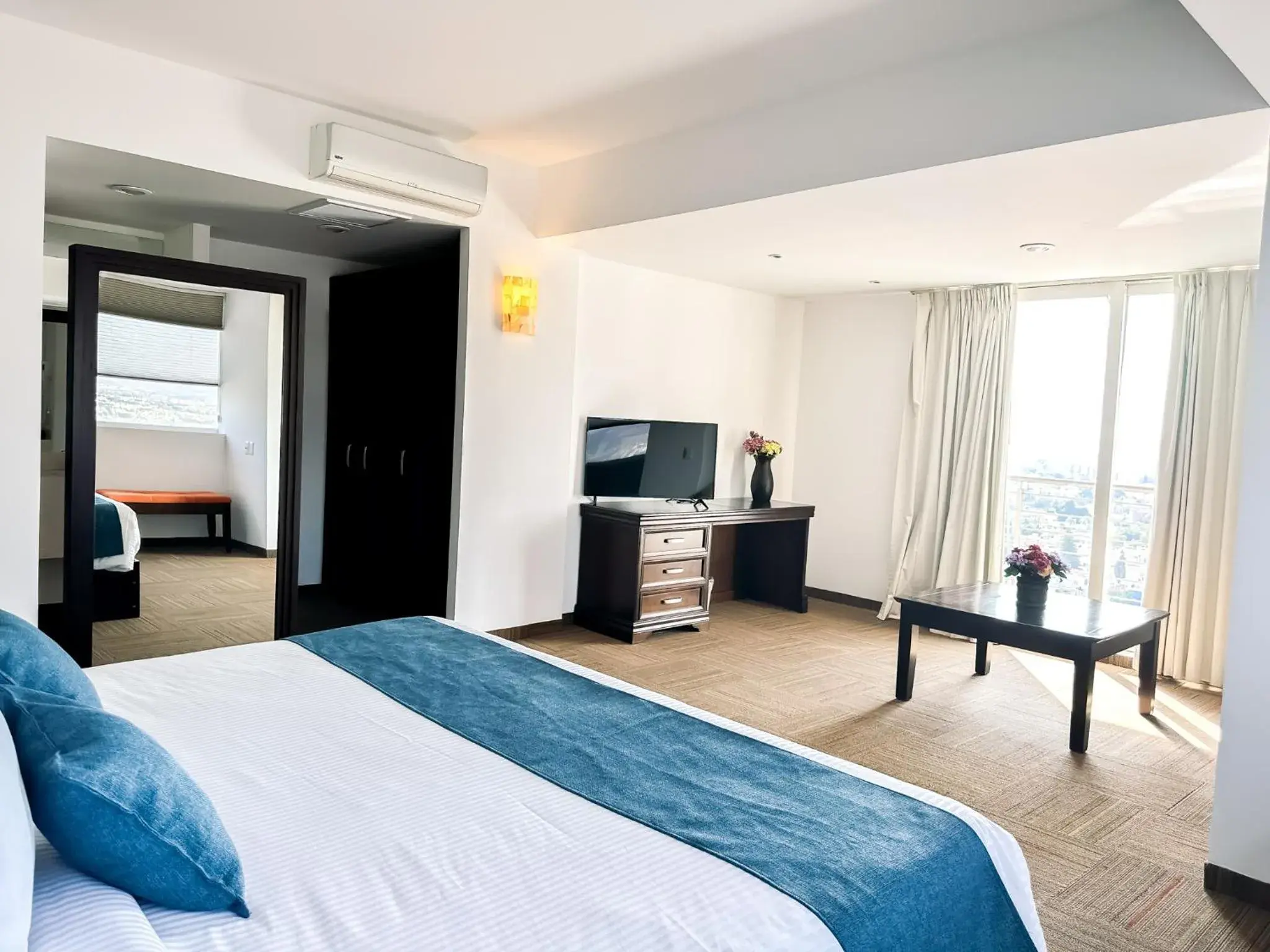 TV and multimedia, Bed in Hotel Stadium Leon TV and multimedia, Bed in Hotel Stadium Leon
