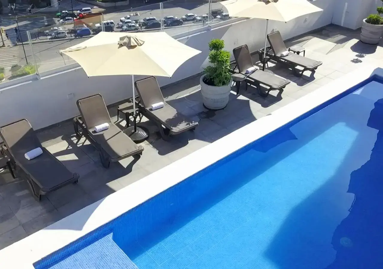 Swimming pool in Hotel Stadium Leon Swimming pool in Hotel Stadium Leon