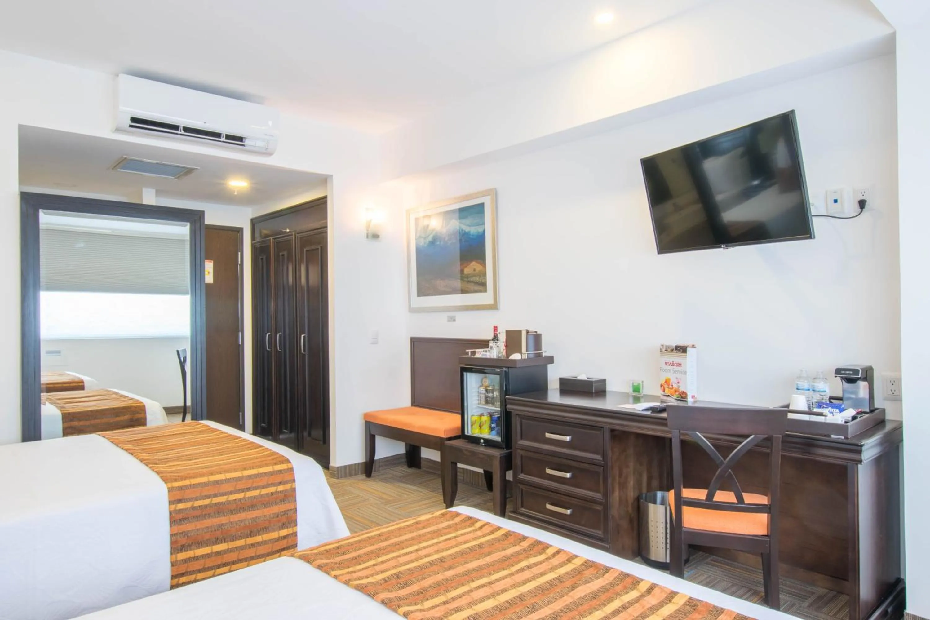 Photo of the whole room, Bed in Hotel Stadium Leon