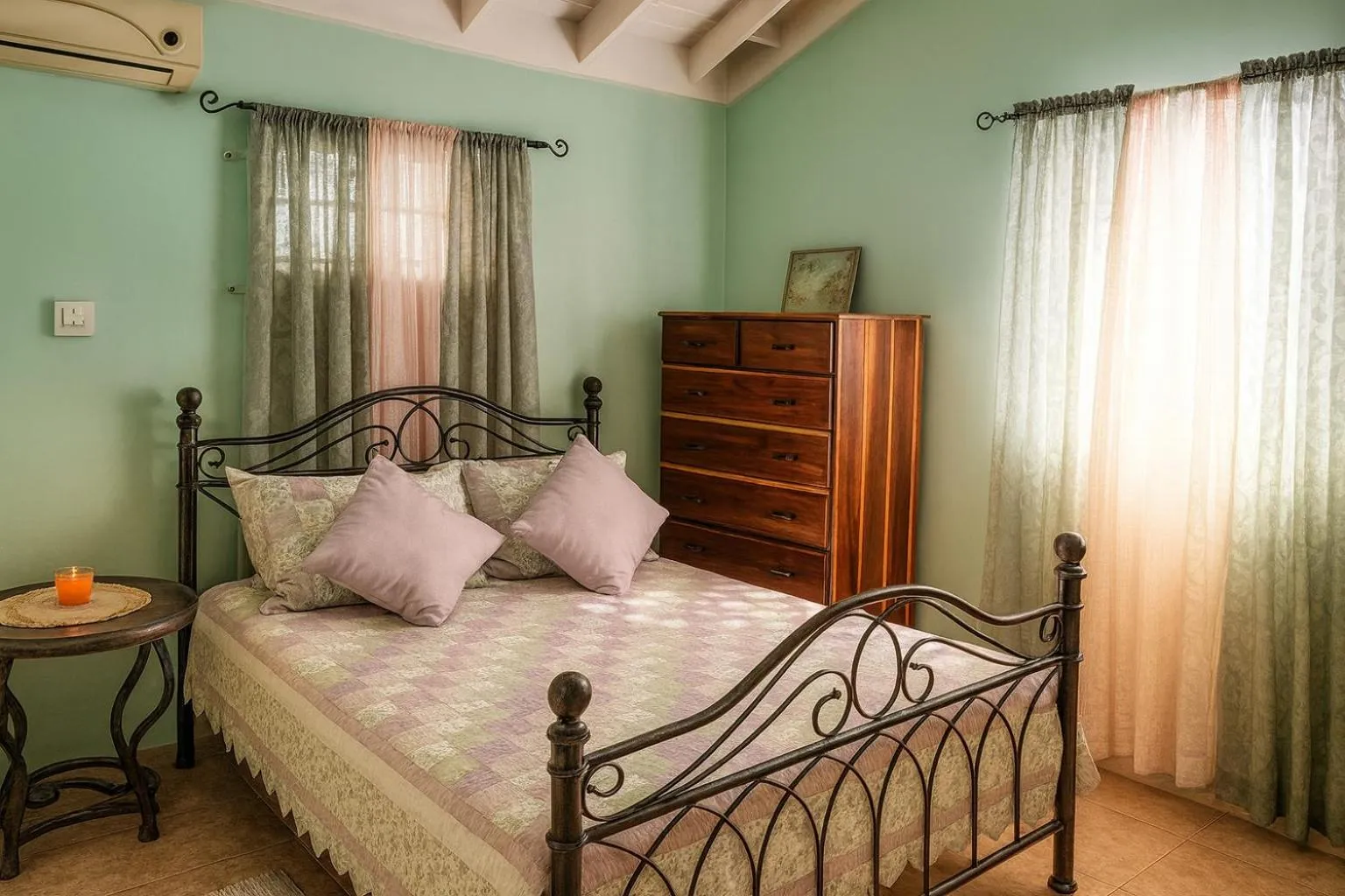 Bed in 2 Bed-Sleeps 4-Gated community-5 Min Town Centre