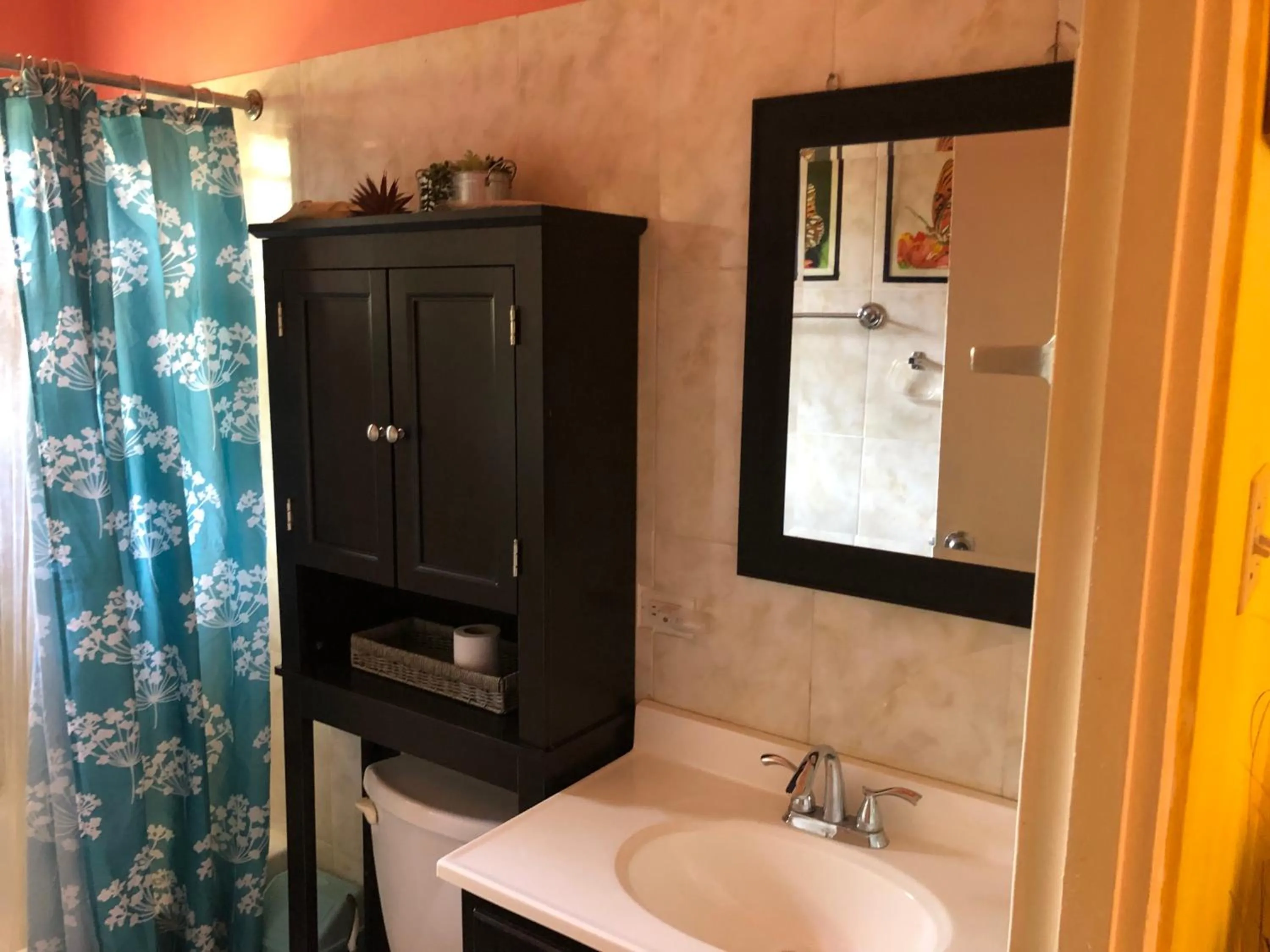 2 Bed-Sleeps 4-Gated community-5 Min Town Centre