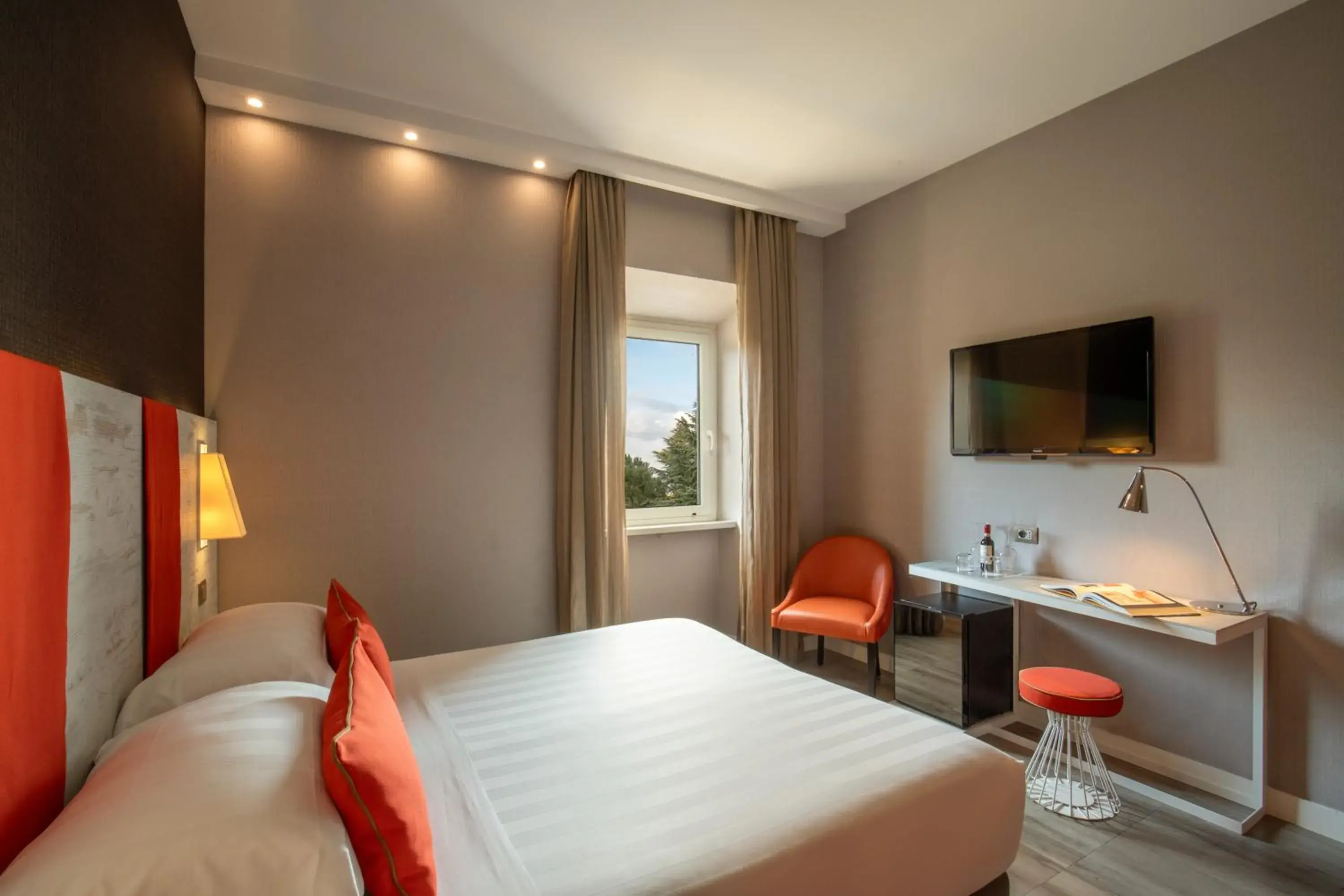 Bedroom, Bed in The Guardian Bedroom, Bed in The Guardian