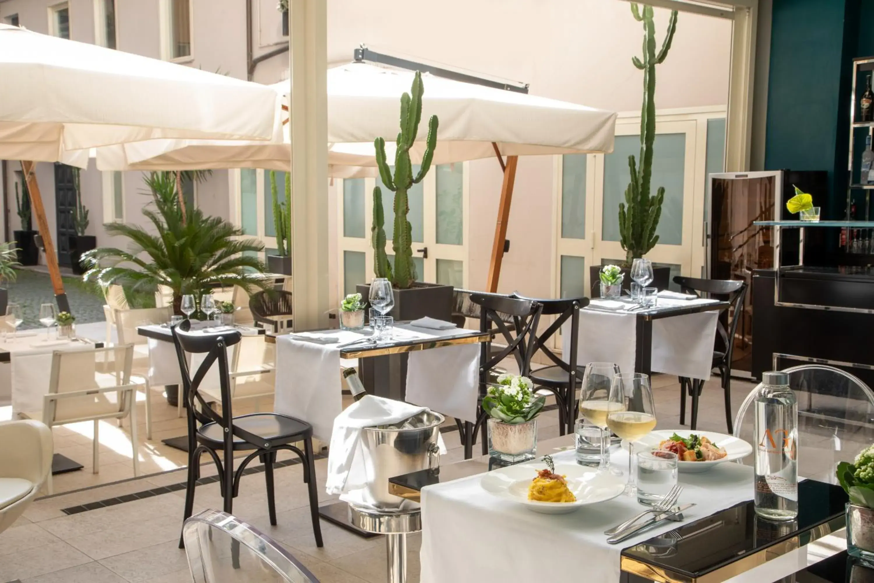 Restaurant/places to eat in The Guardian Restaurant/places to eat in The Guardian