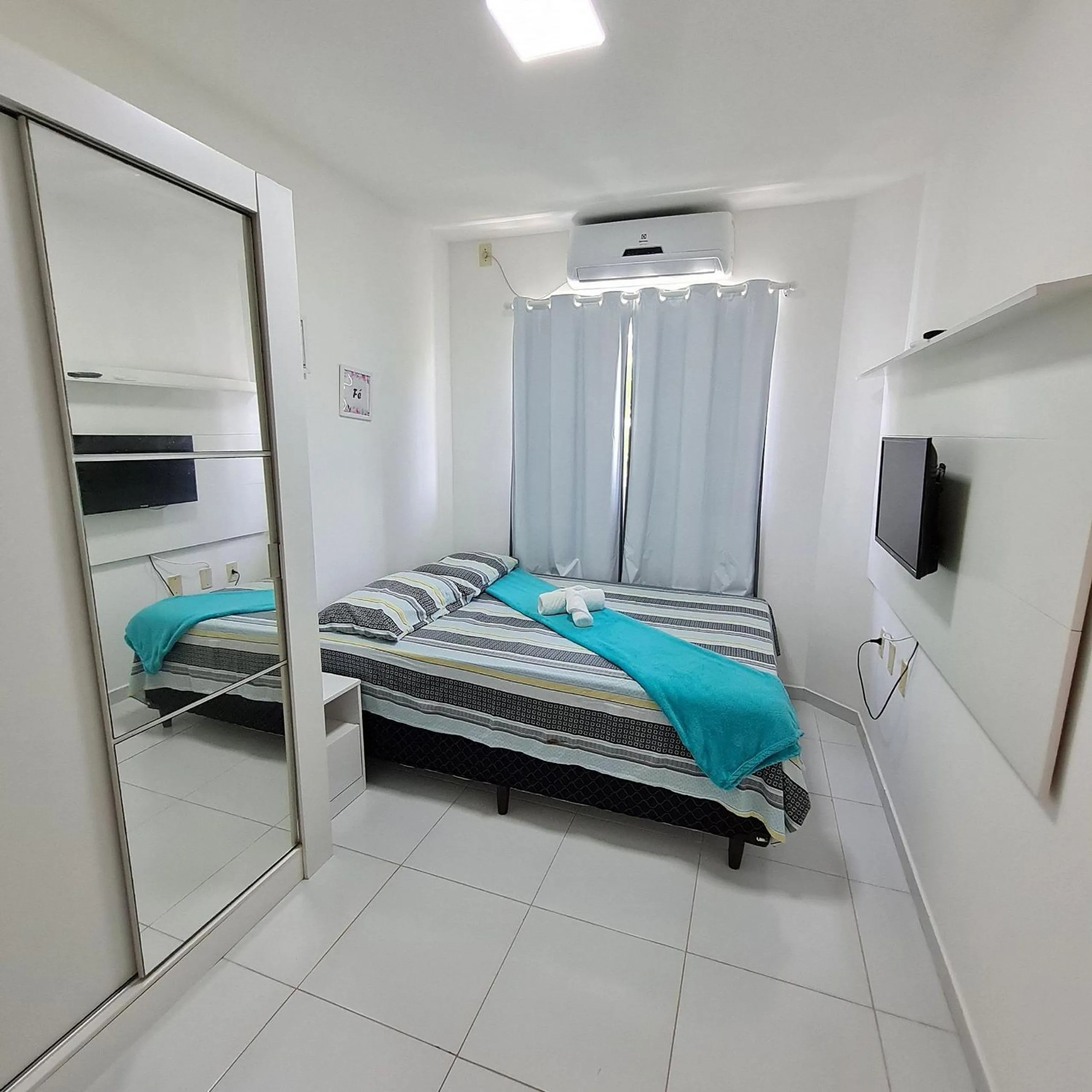Photo of the whole room, Bed in Maria Farinha Residence / Prince - LocarHouse