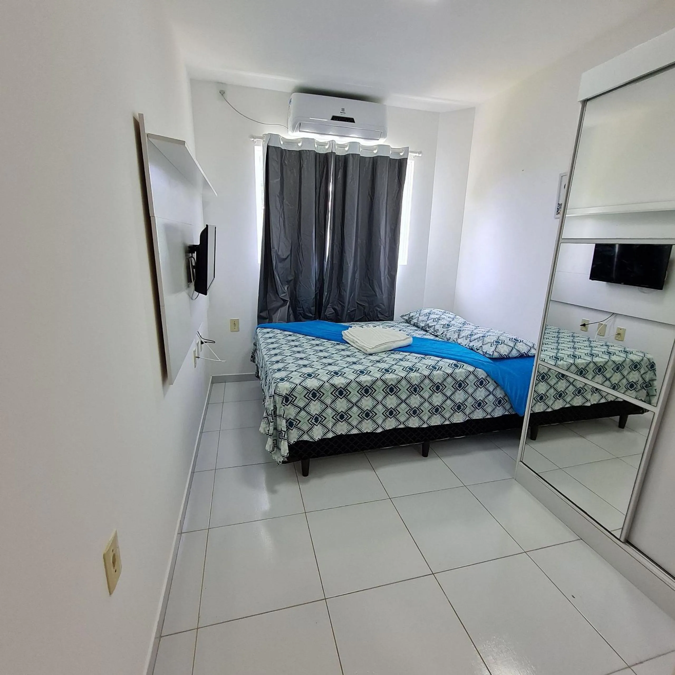 Photo of the whole room, Bed in Maria Farinha Residence / Prince - LocarHouse