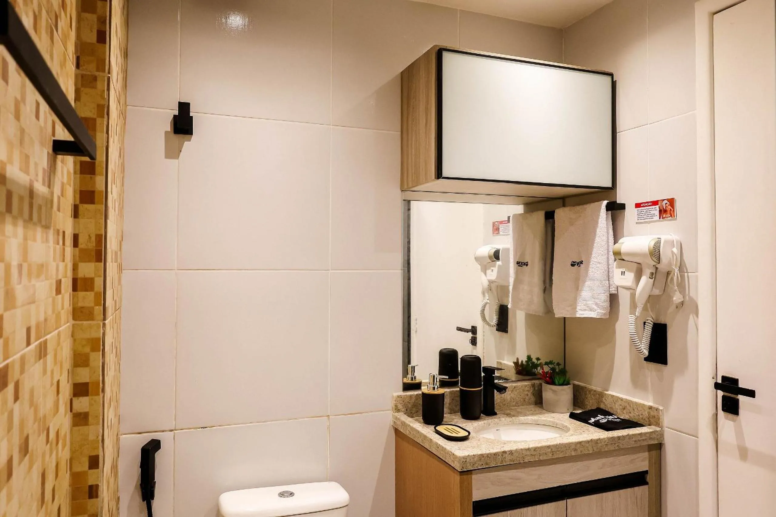Toilet in Maria Farinha Residence / Prince - LocarHouse