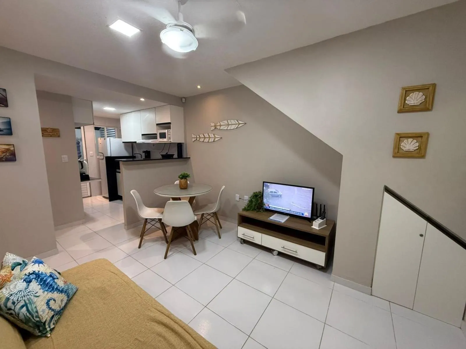 Living room in Maria Farinha Residence / Prince - LocarHouse