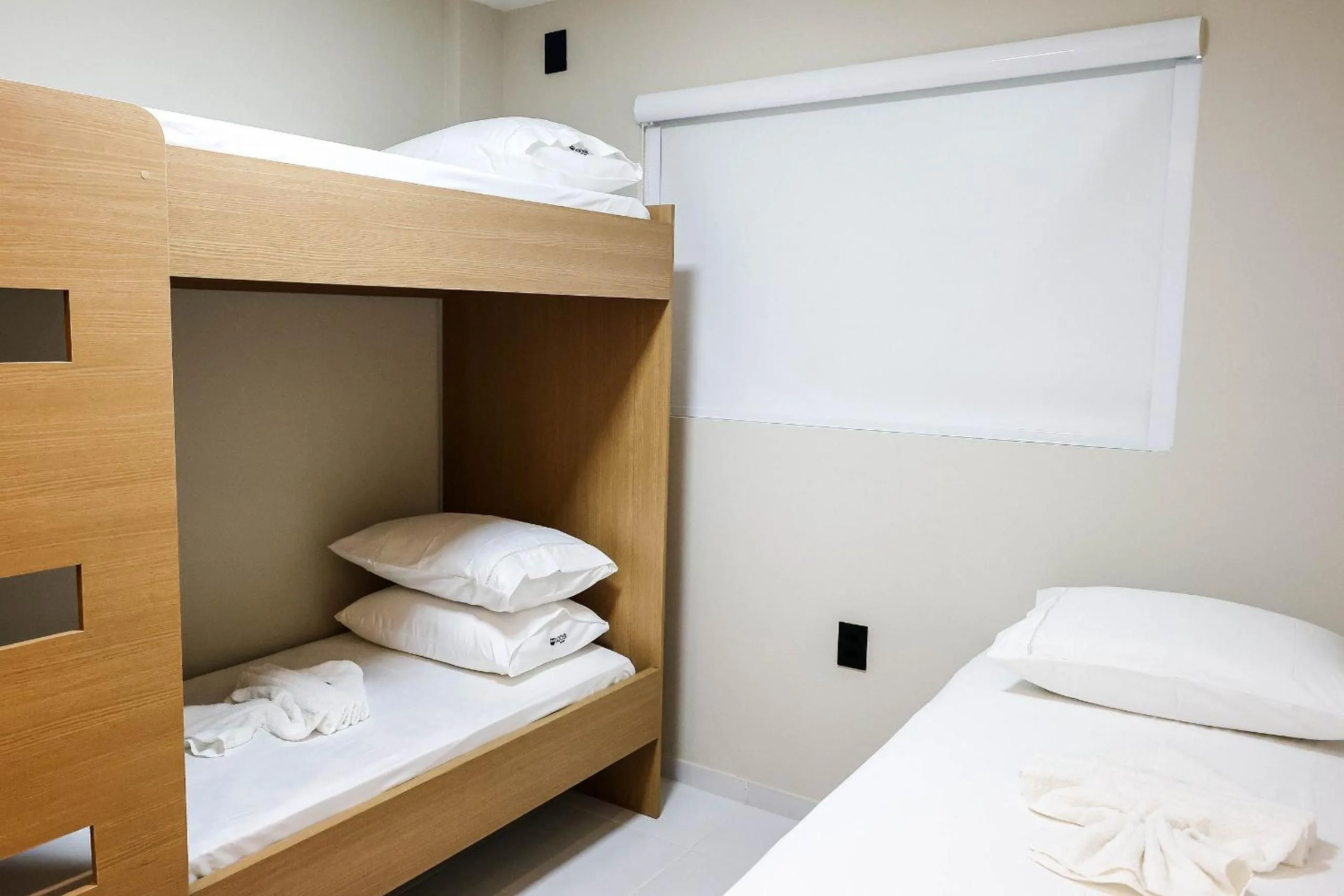 Photo of the whole room, Bed in Maria Farinha Residence / Prince - LocarHouse