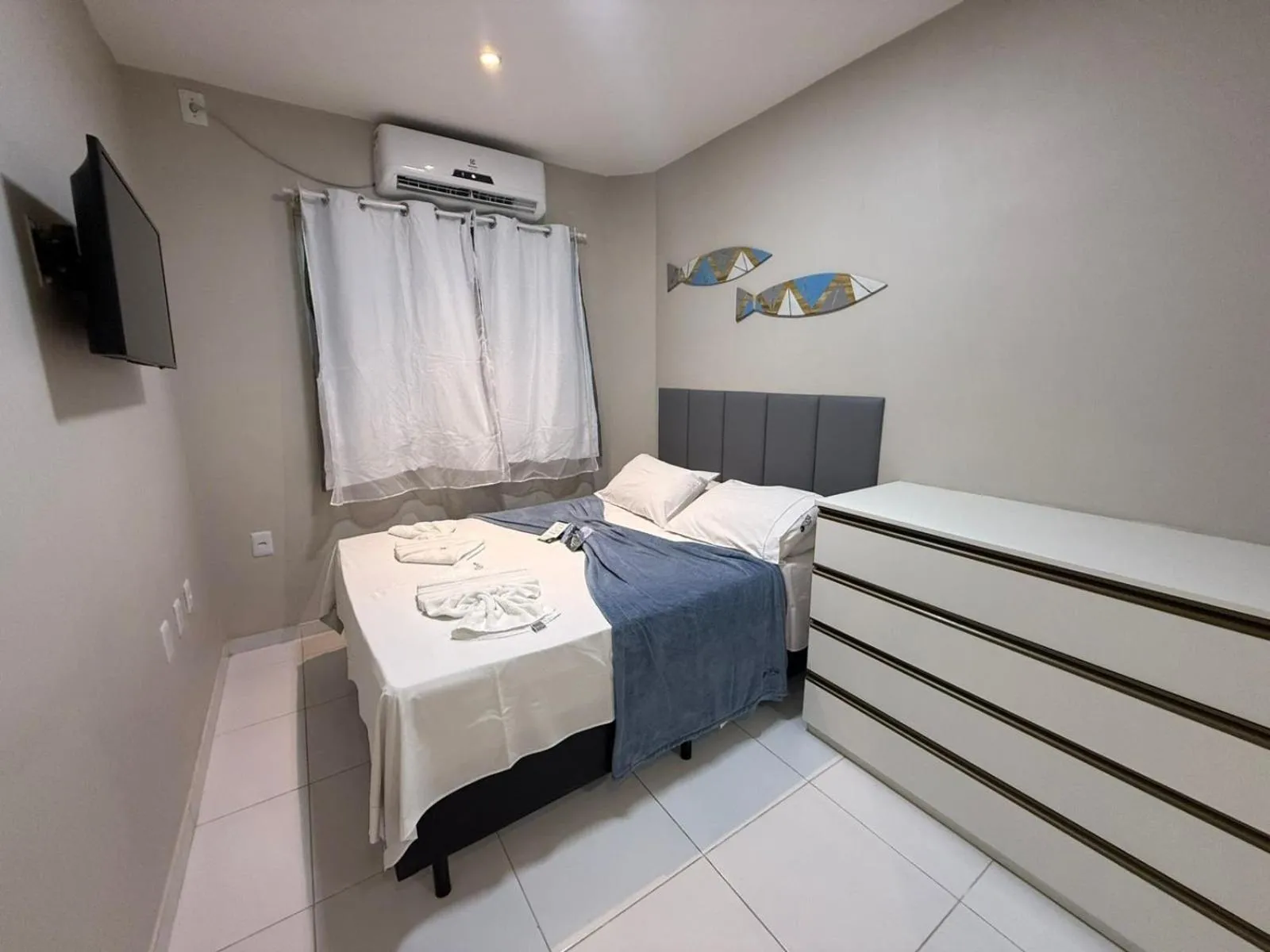 Bedroom, Bed in Maria Farinha Residence / Prince - LocarHouse