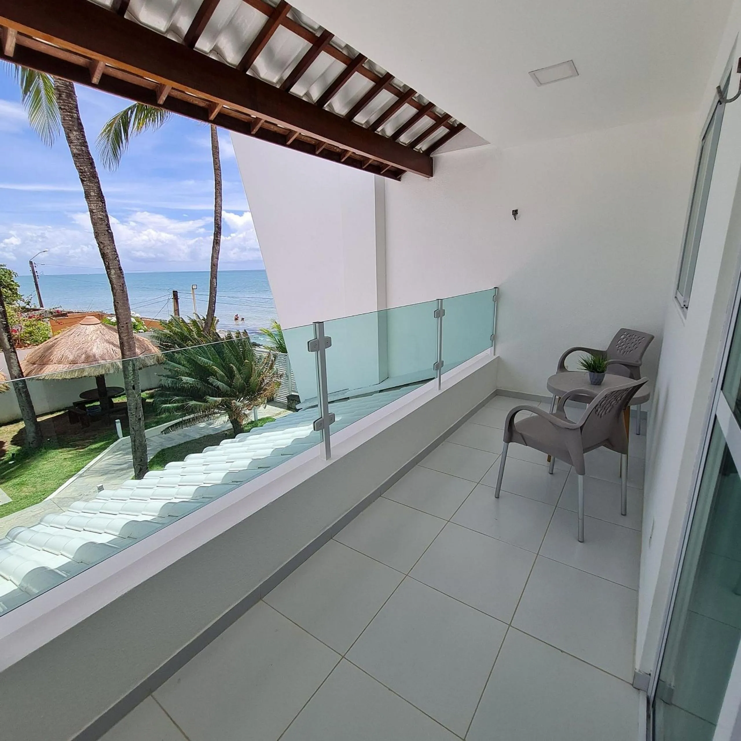 Balcony/Terrace in Maria Farinha Residence / Prince - LocarHouse