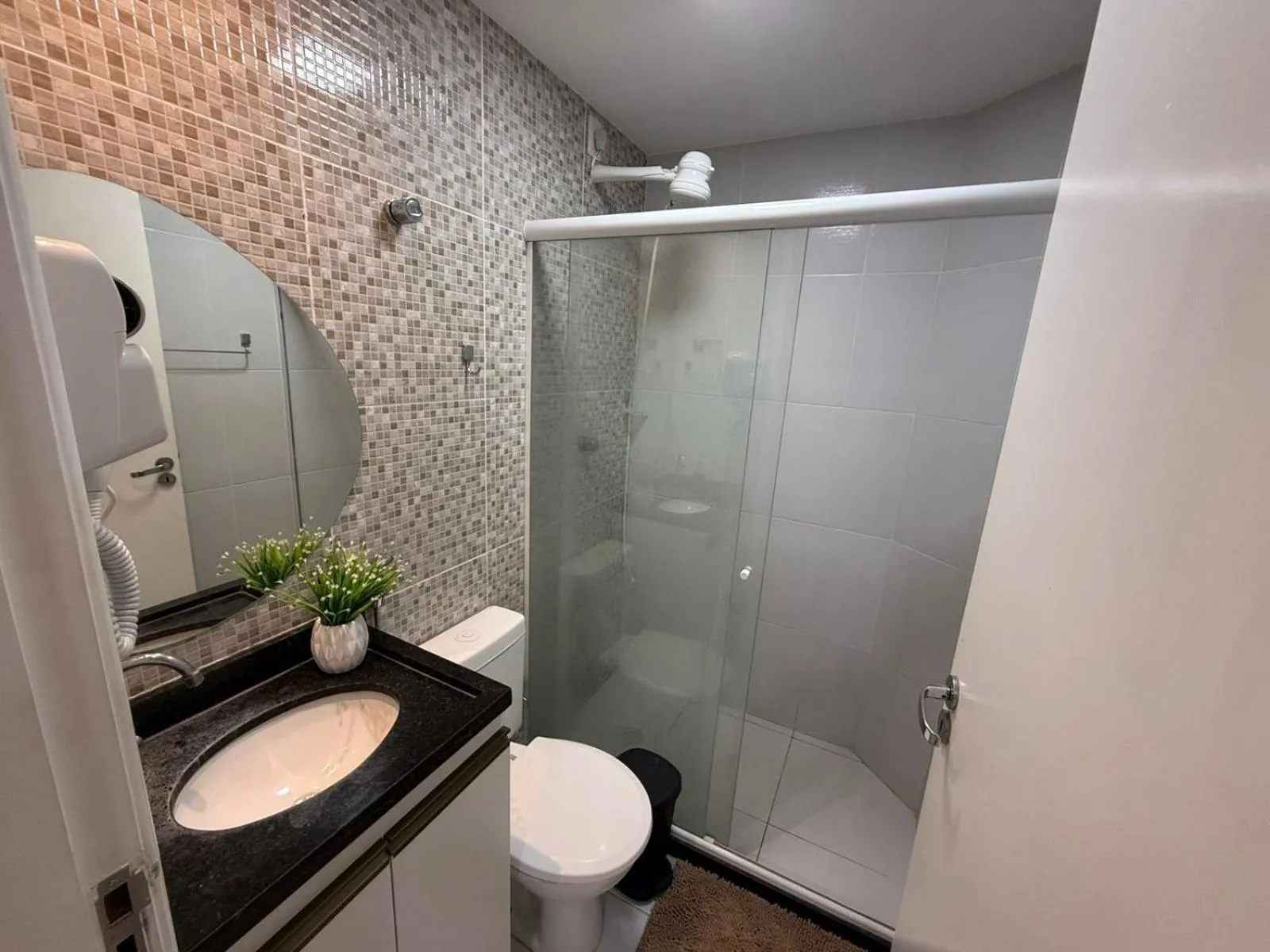 Toilet in Maria Farinha Residence / Prince - LocarHouse