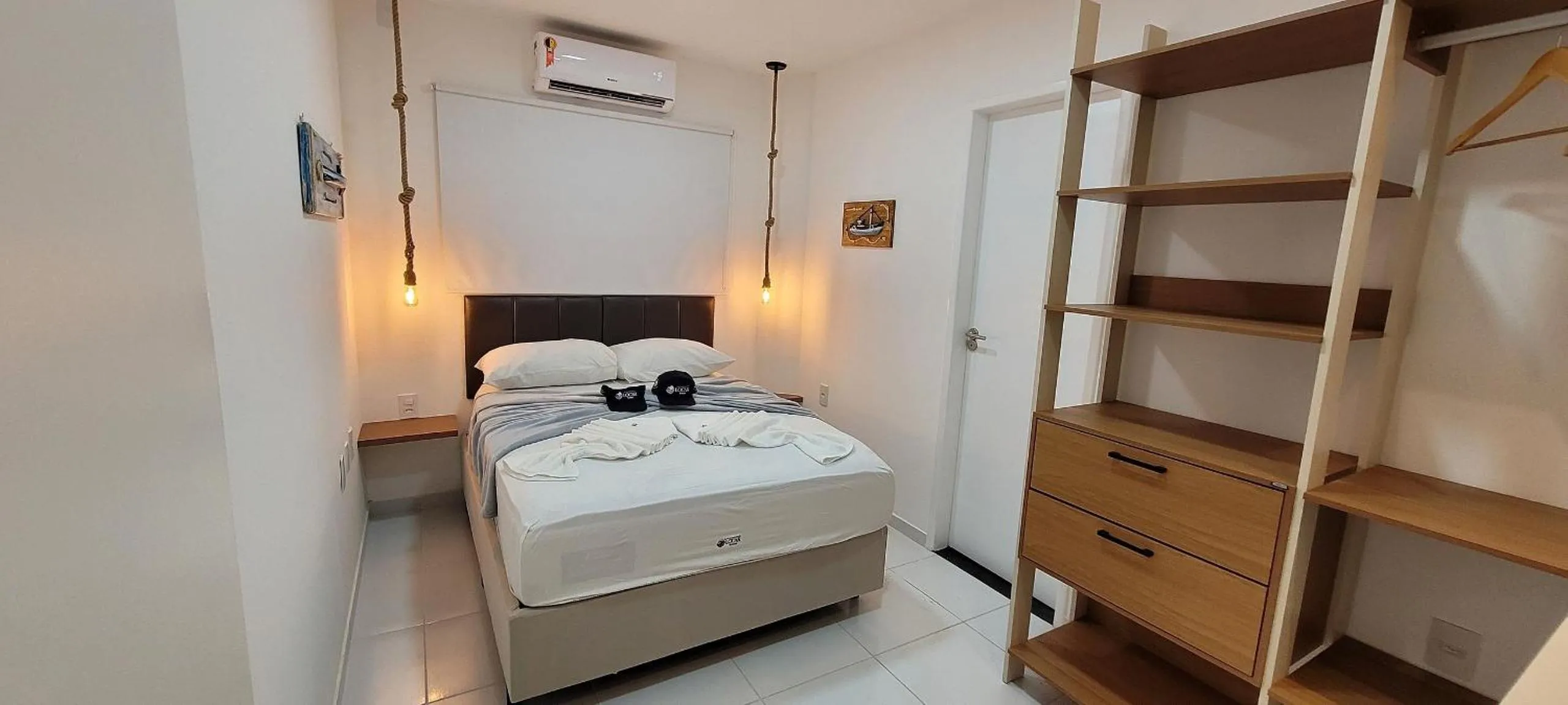 Photo of the whole room, Bed in Maria Farinha Residence / Prince - LocarHouse