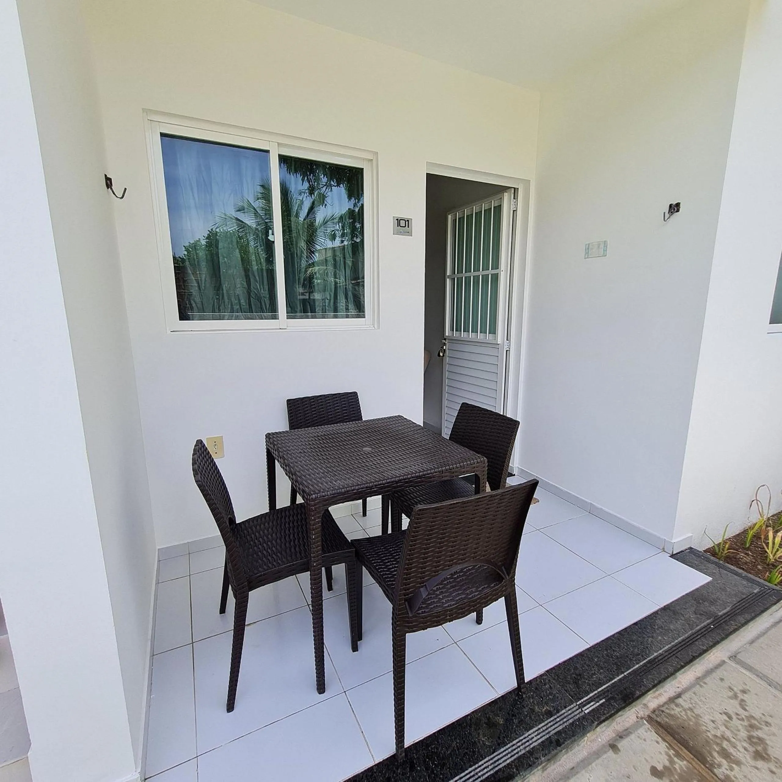 Balcony/Terrace in Maria Farinha Residence / Prince - LocarHouse