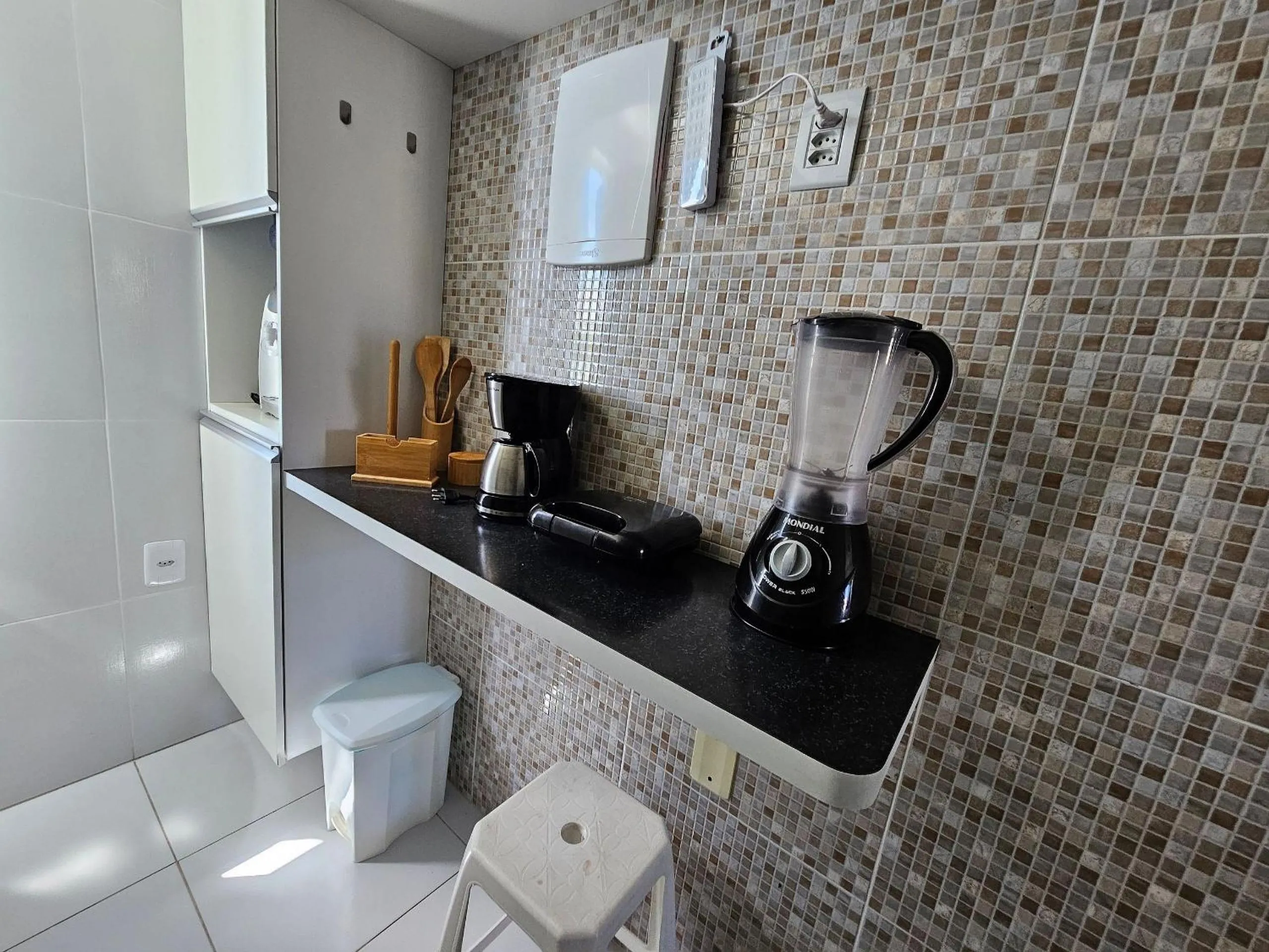 Kitchen or kitchenette in Maria Farinha Residence / Prince - LocarHouse