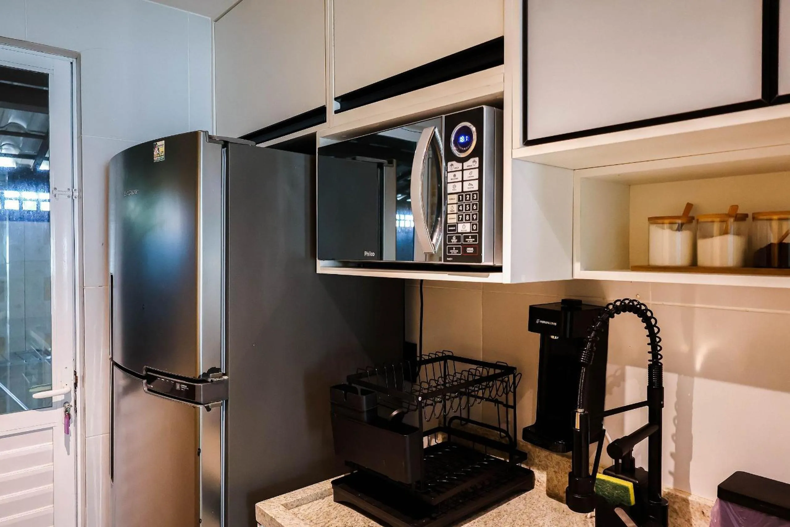 Kitchen or kitchenette in Maria Farinha Residence / Prince - LocarHouse