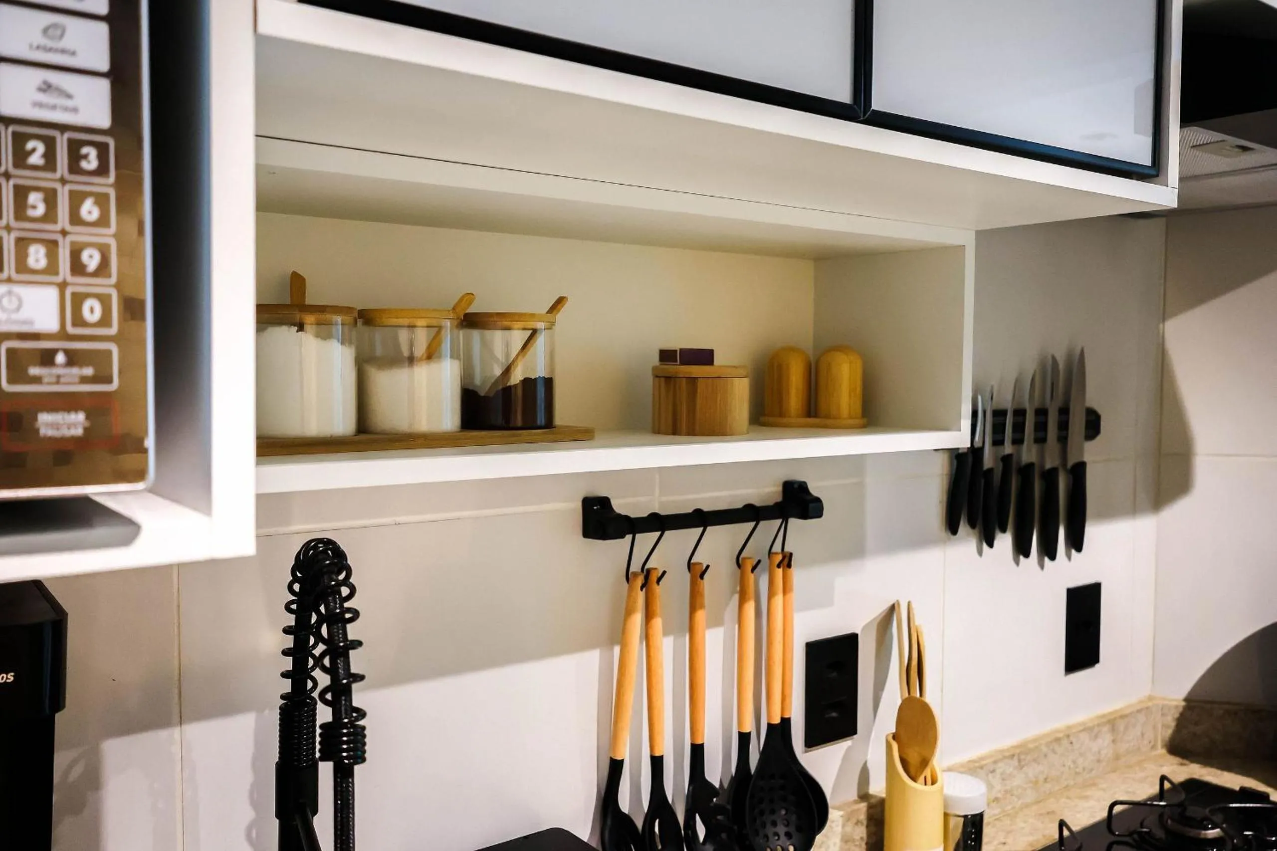 Kitchen or kitchenette in Maria Farinha Residence / Prince - LocarHouse