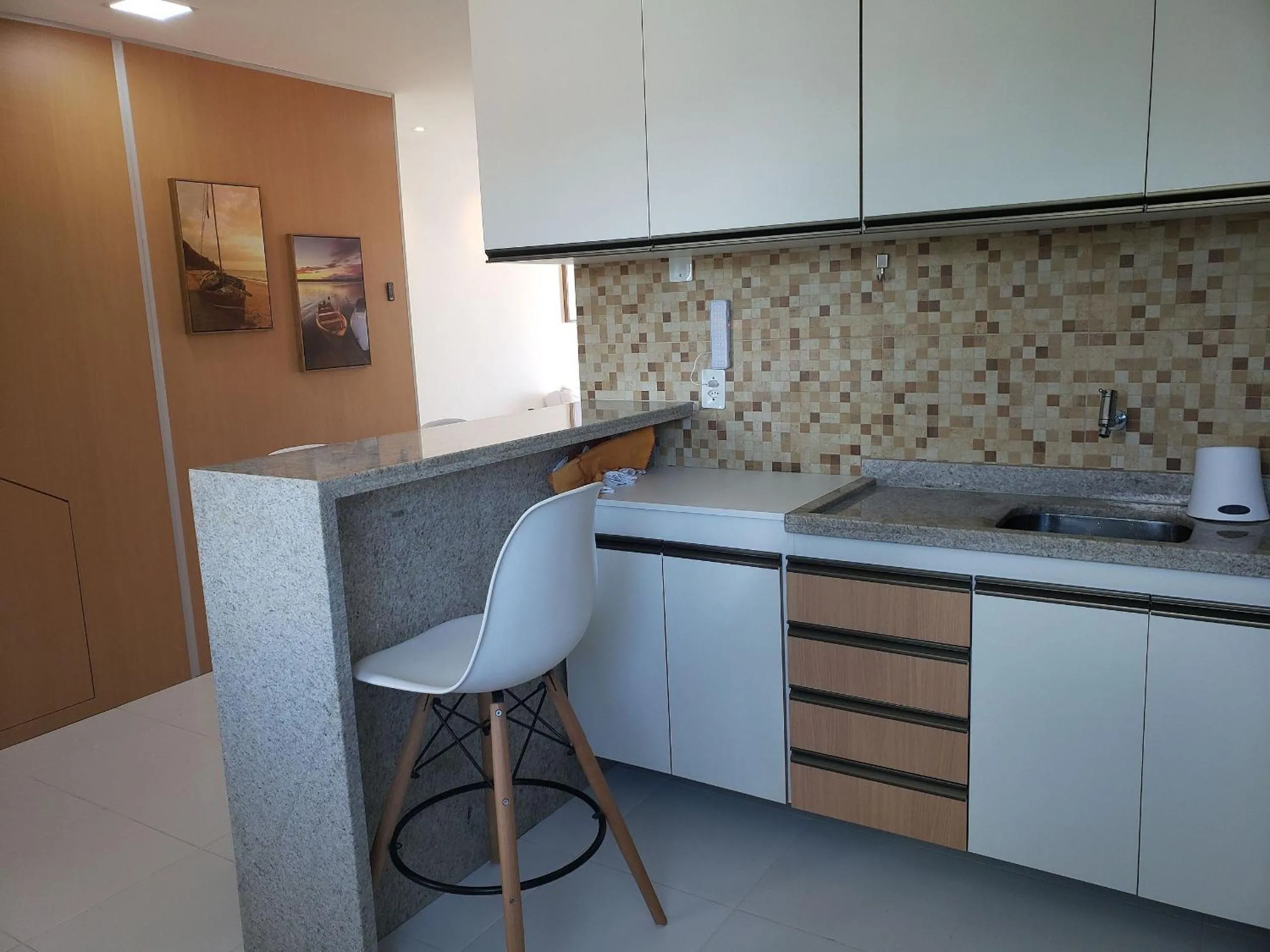 Kitchen or kitchenette in Maria Farinha Residence / Prince - LocarHouse