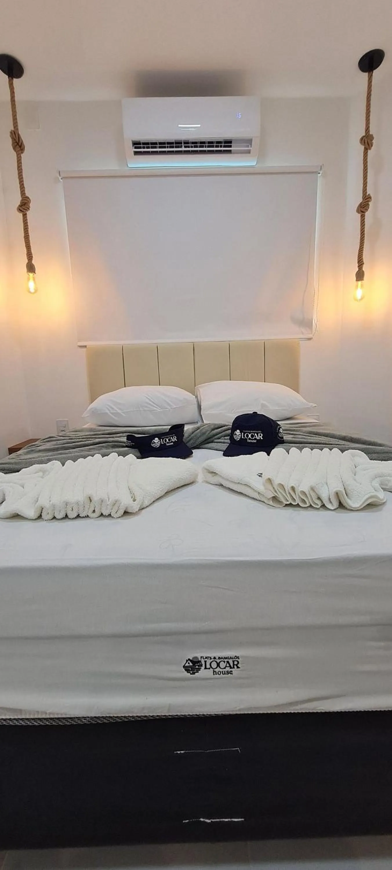 Bedroom, Bed in Maria Farinha Residence / Prince - LocarHouse