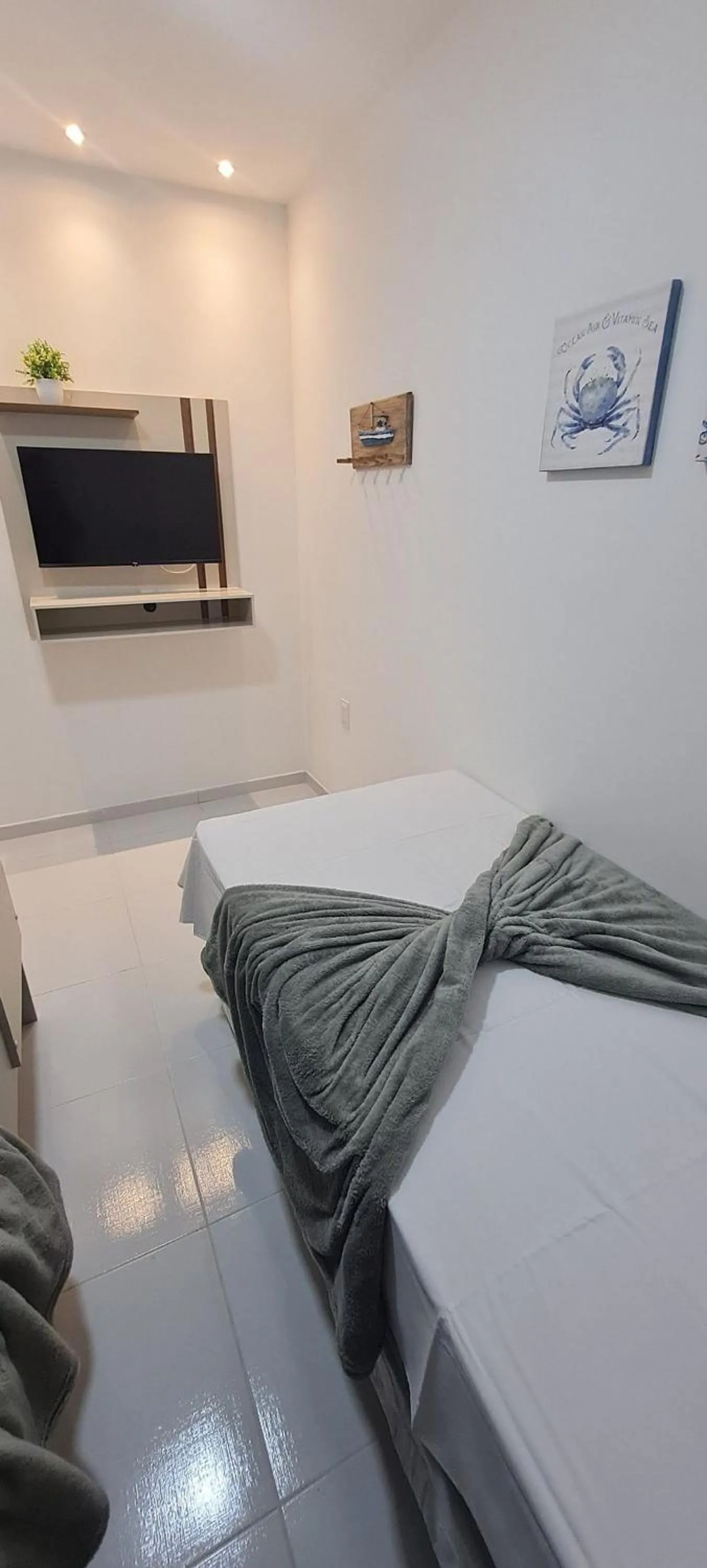 Bedroom, Bed in Maria Farinha Residence / Prince - LocarHouse