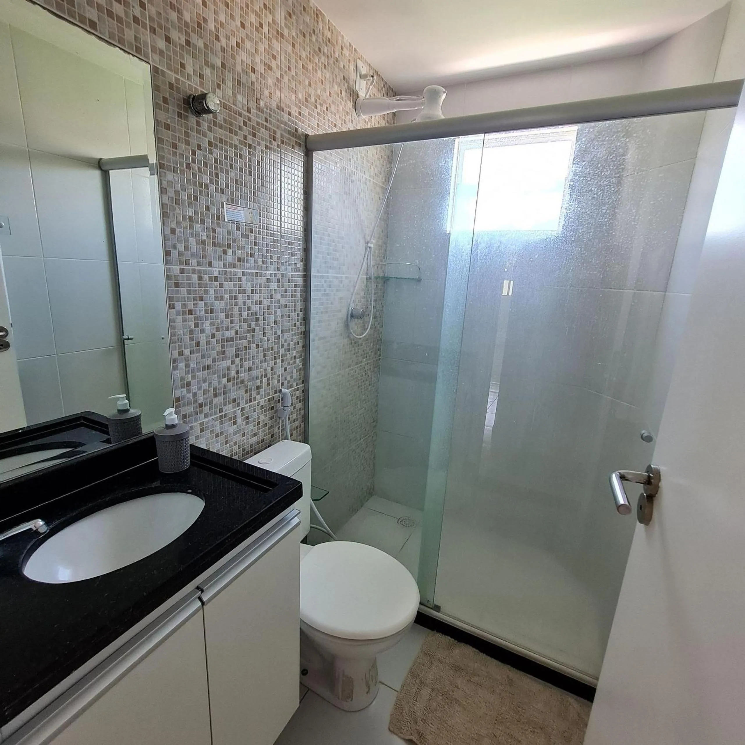 Bathroom in Maria Farinha Residence / Prince - LocarHouse