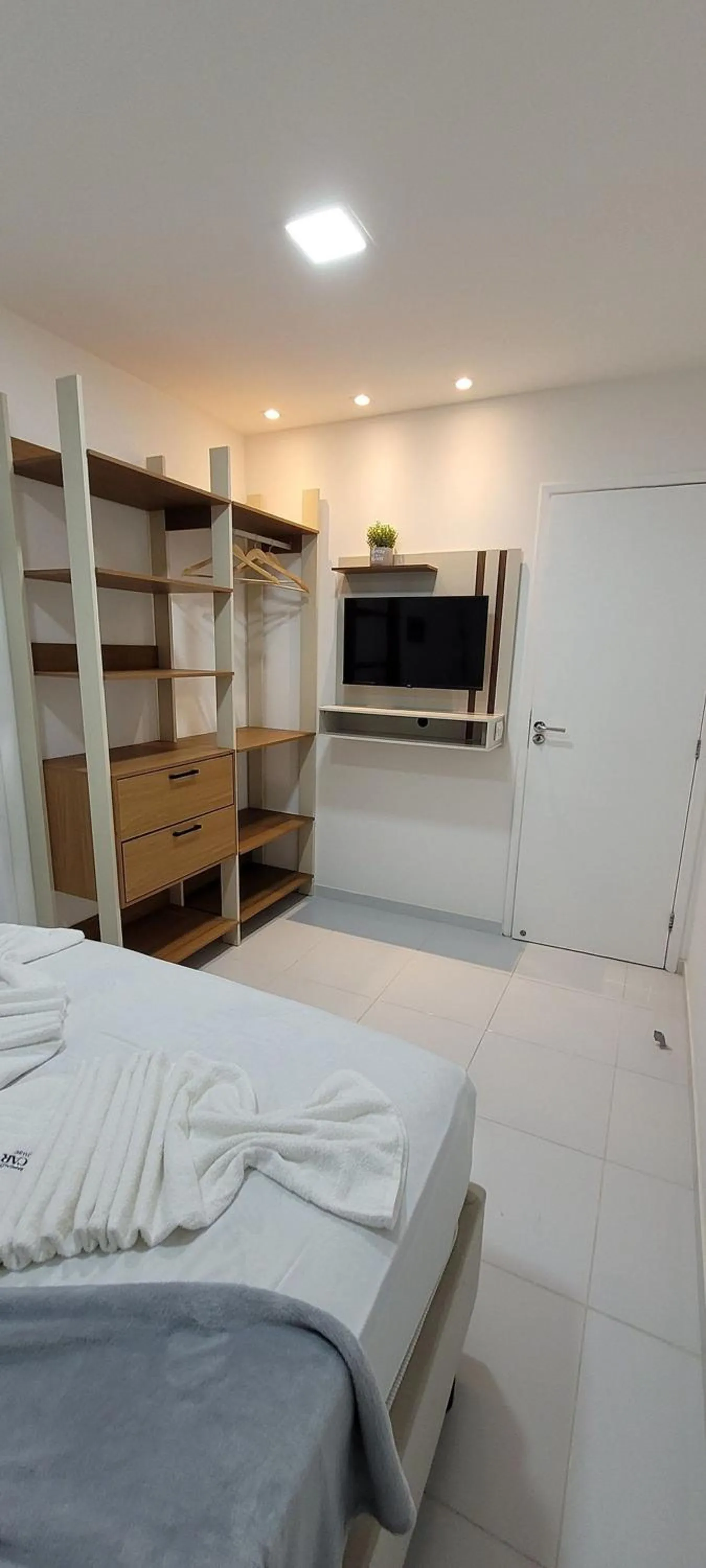 Photo of the whole room, Bed in Maria Farinha Residence / Prince - LocarHouse