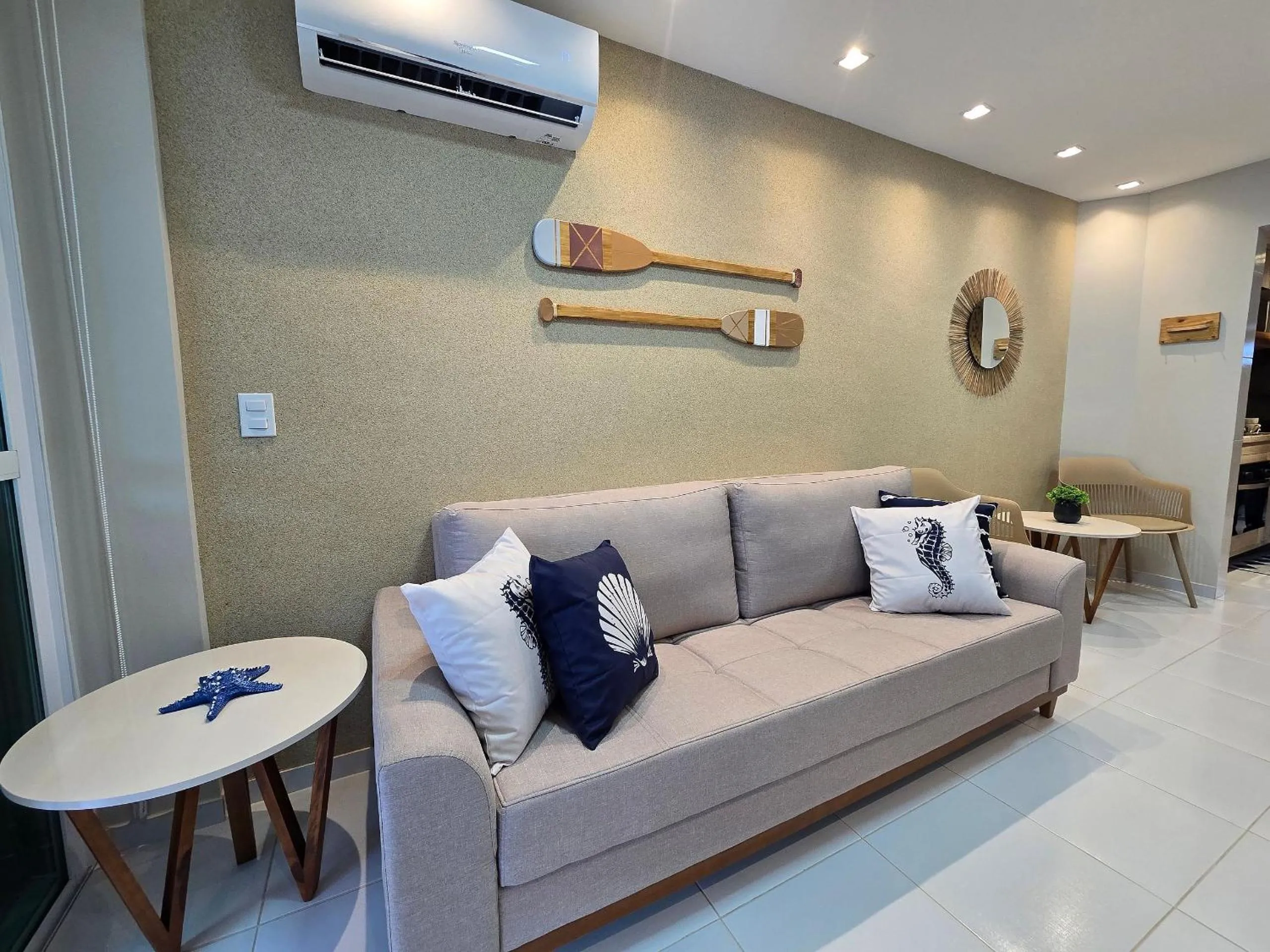 Living room in Maria Farinha Residence / Prince - LocarHouse