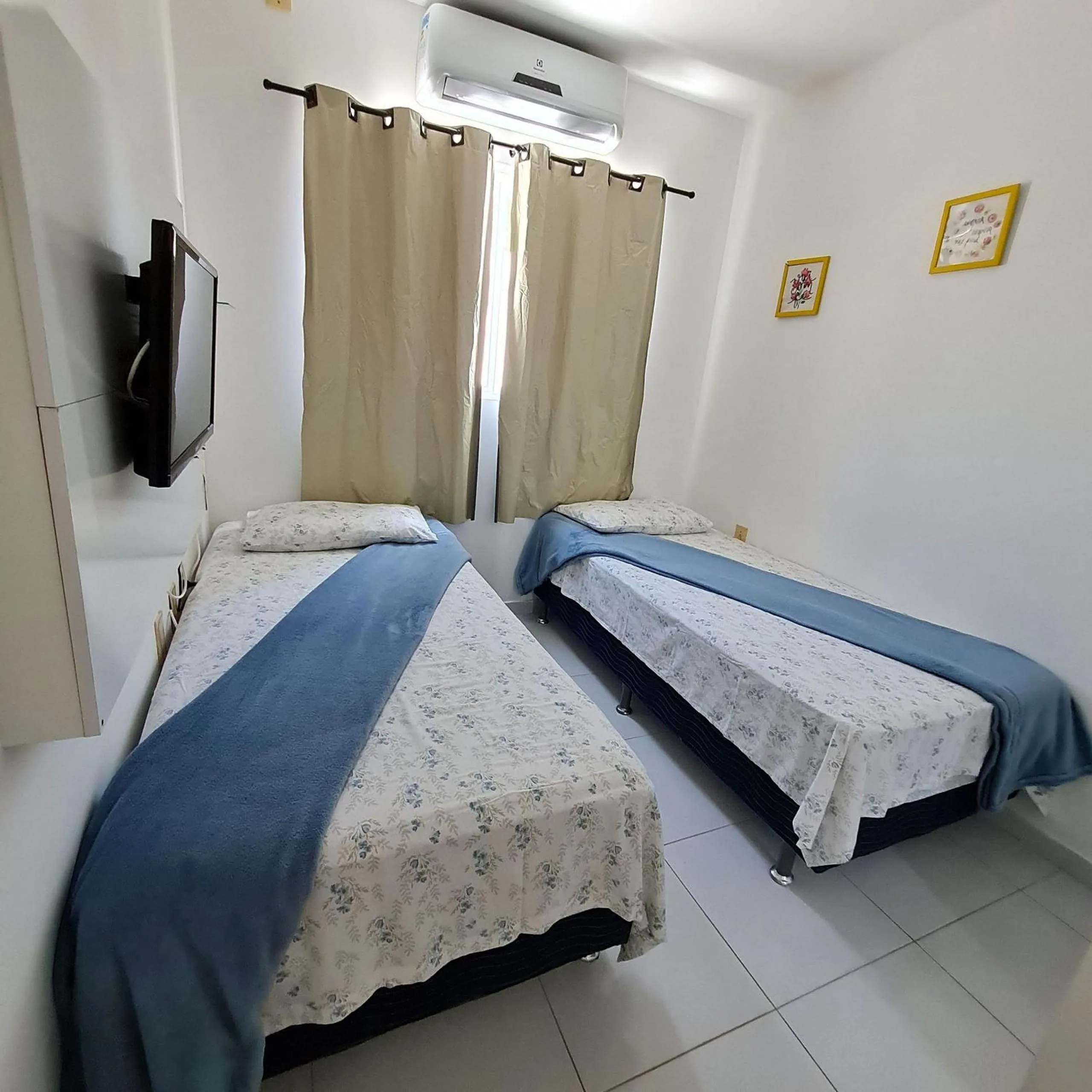 Bedroom, Bed in Maria Farinha Residence / Prince - LocarHouse