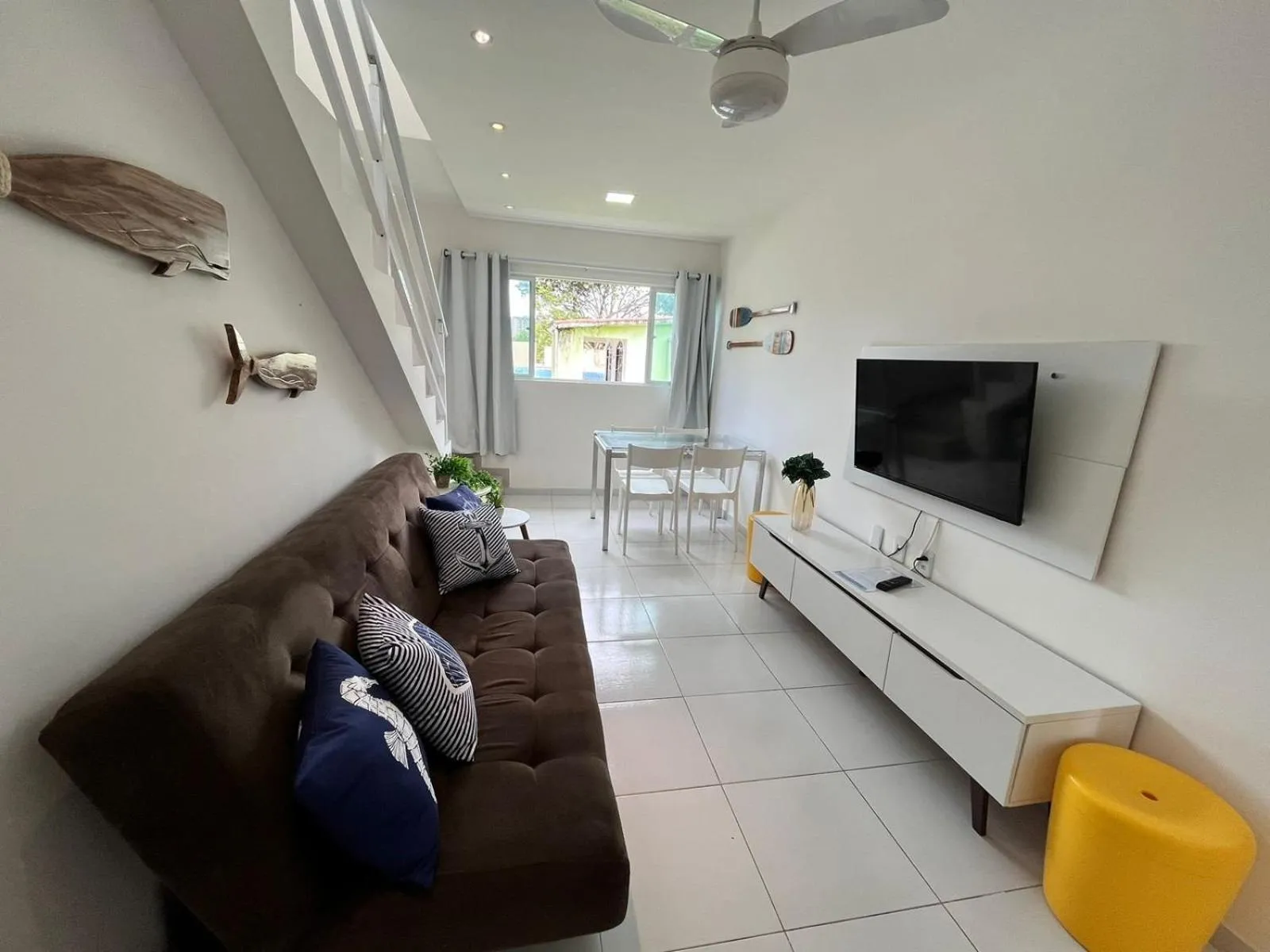 Living room in Maria Farinha Residence / Prince - LocarHouse